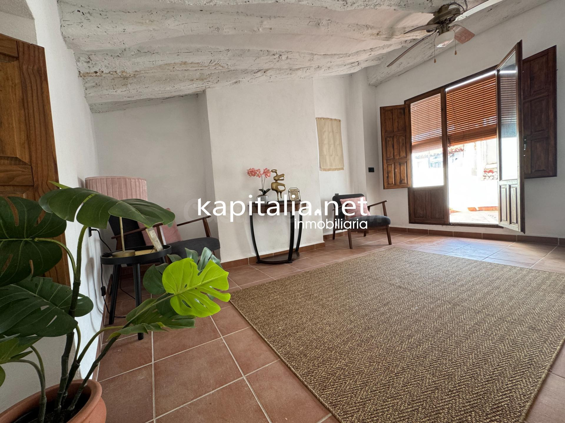 Casa de tres plantas a la venta en Ontinyent - foto 3