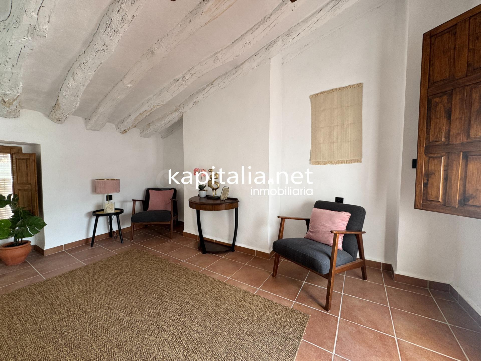 Casa de tres plantas a la venta en Ontinyent - foto 5