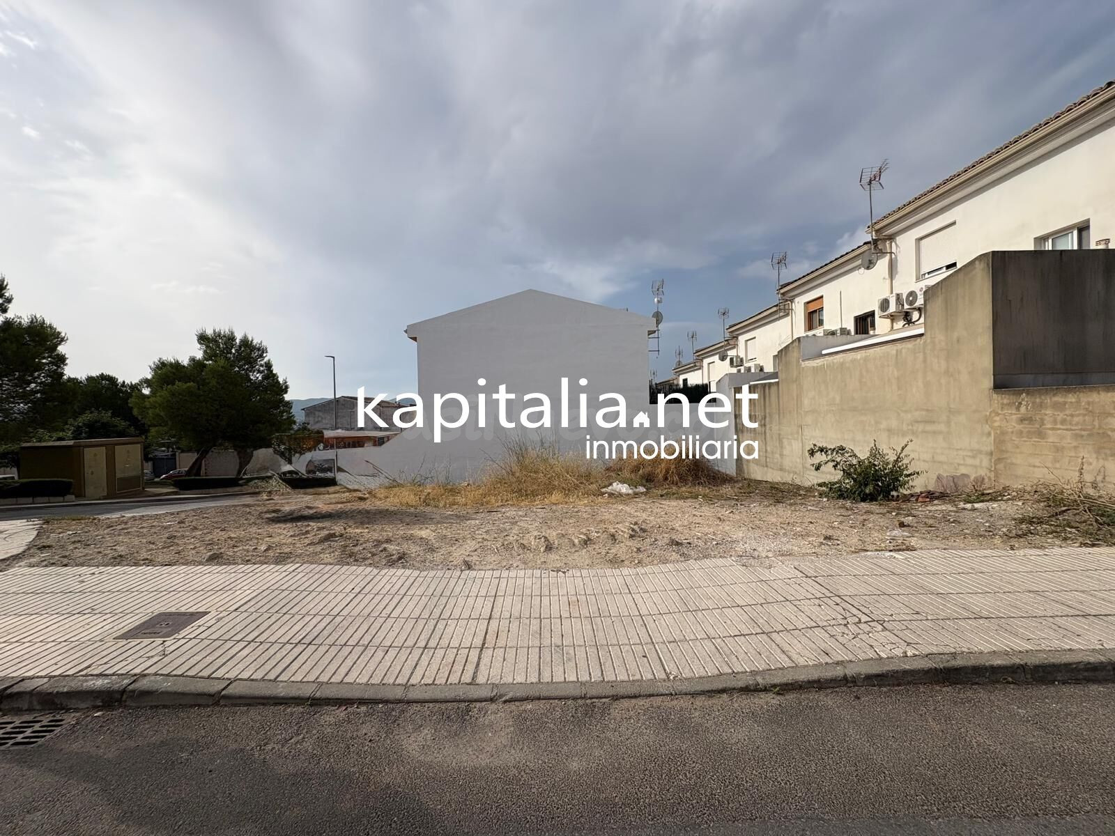 SOLAR URBANO RESIDENCIAL A LA VENTA EN LA LLOSA DE RANES - foto 2