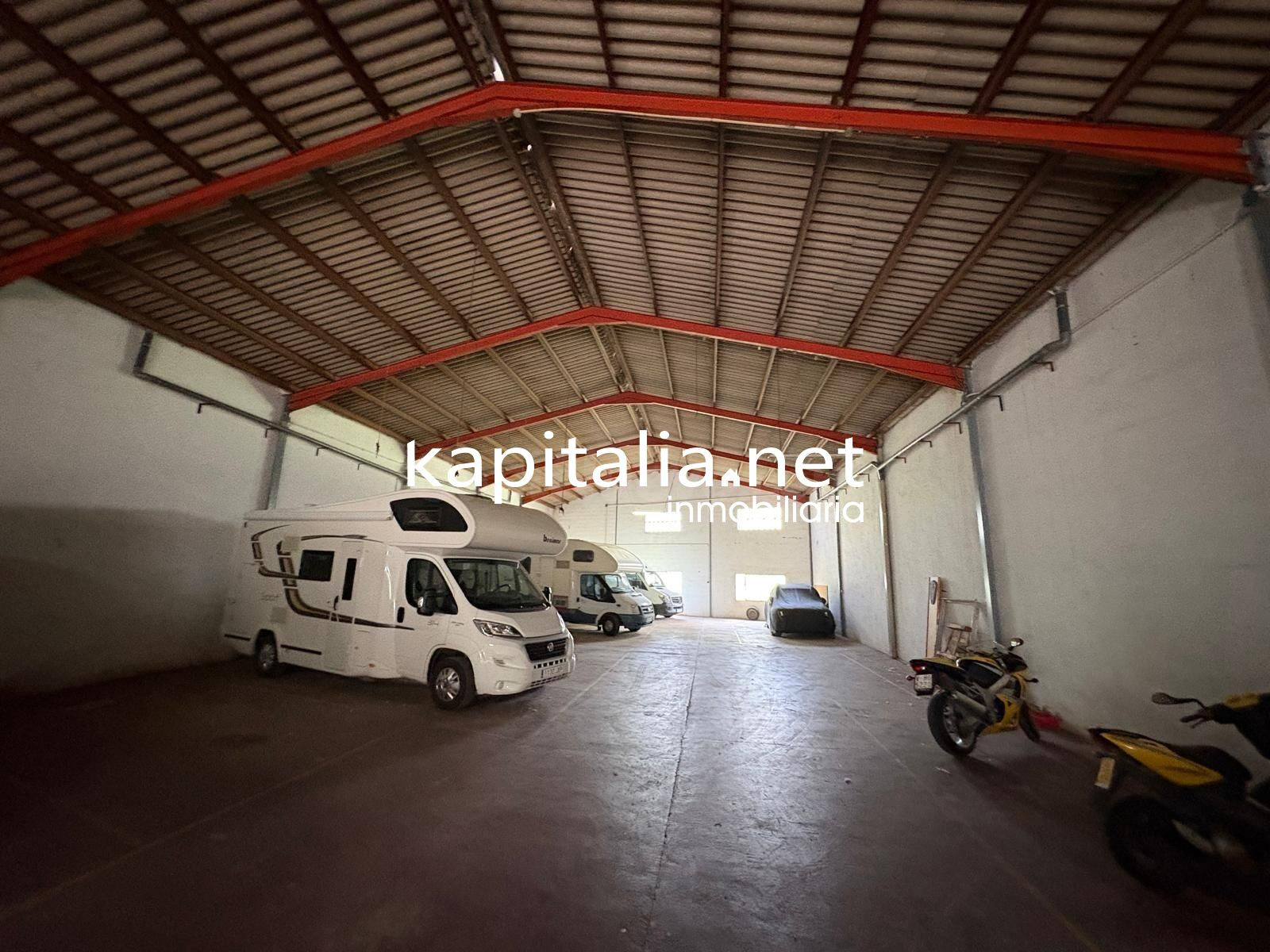 NAVE EN SOLAR URBANO RESIDENCIAL A LA VENTA EN ALCUDIA DE CR - foto 3