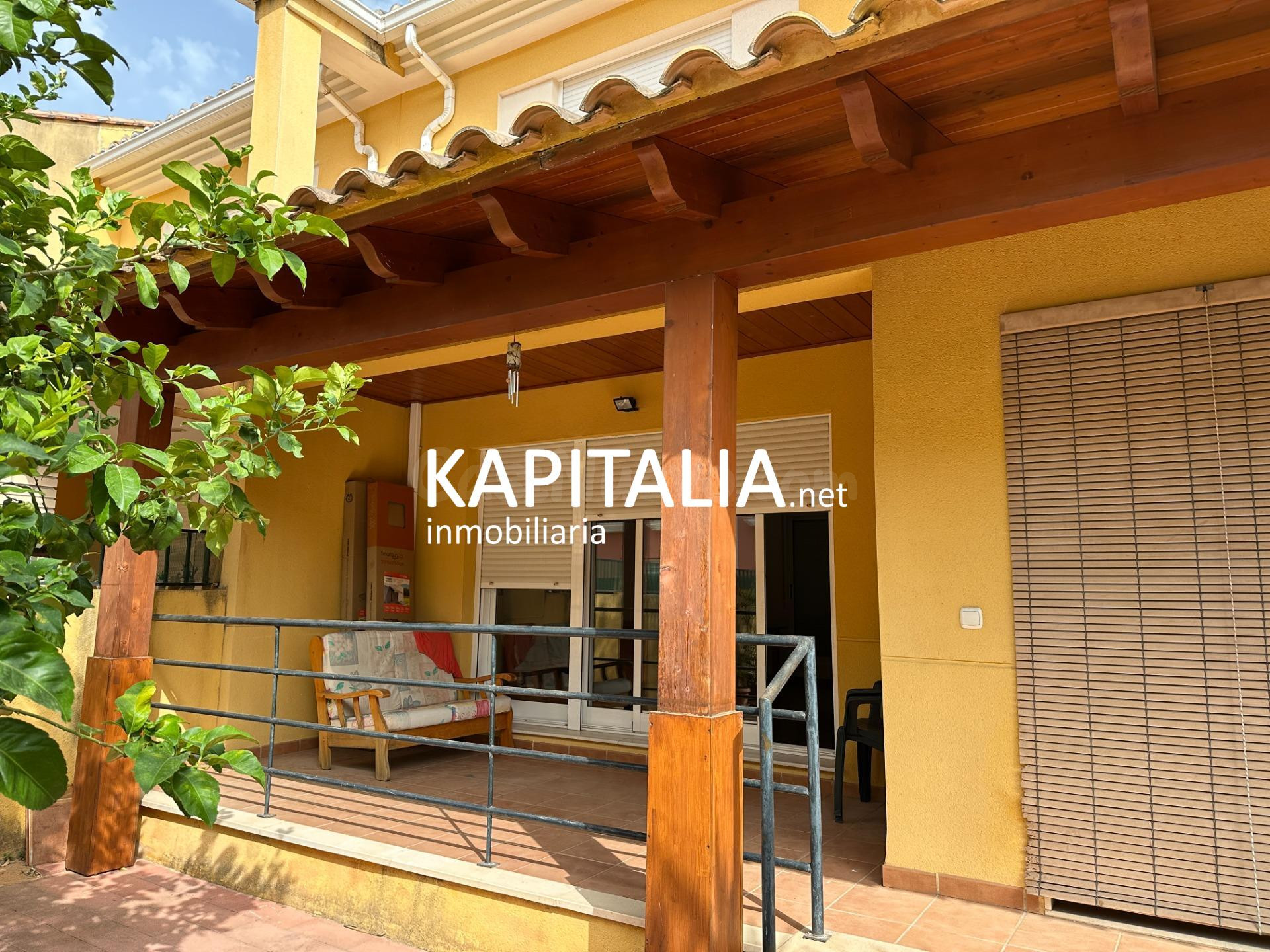 Espectacular casa VENTA en Novetlè con jardín privado, garaj - foto 2
