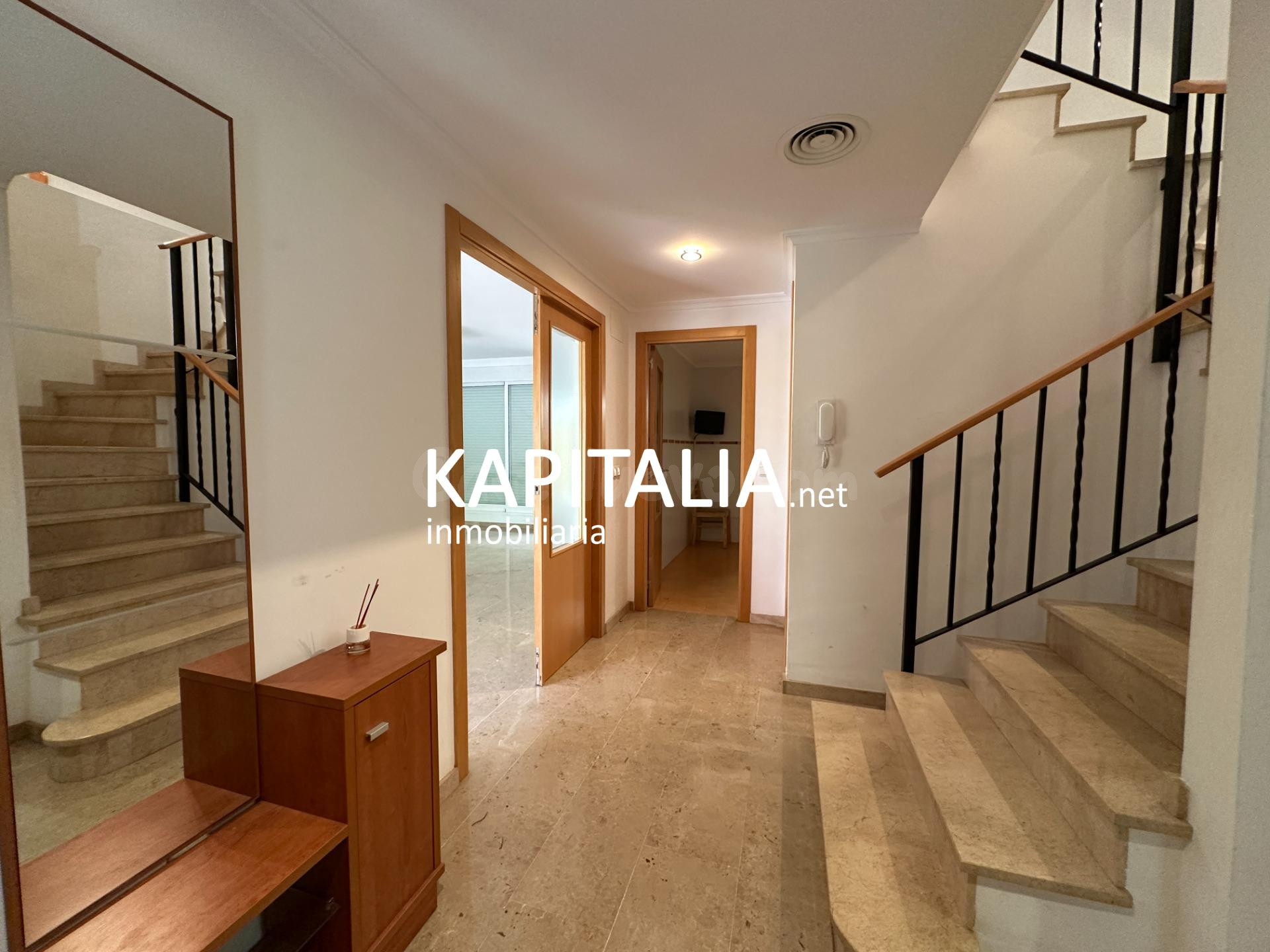 Espectacular casa VENTA en Novetlè con jardín privado, garaj - foto 3