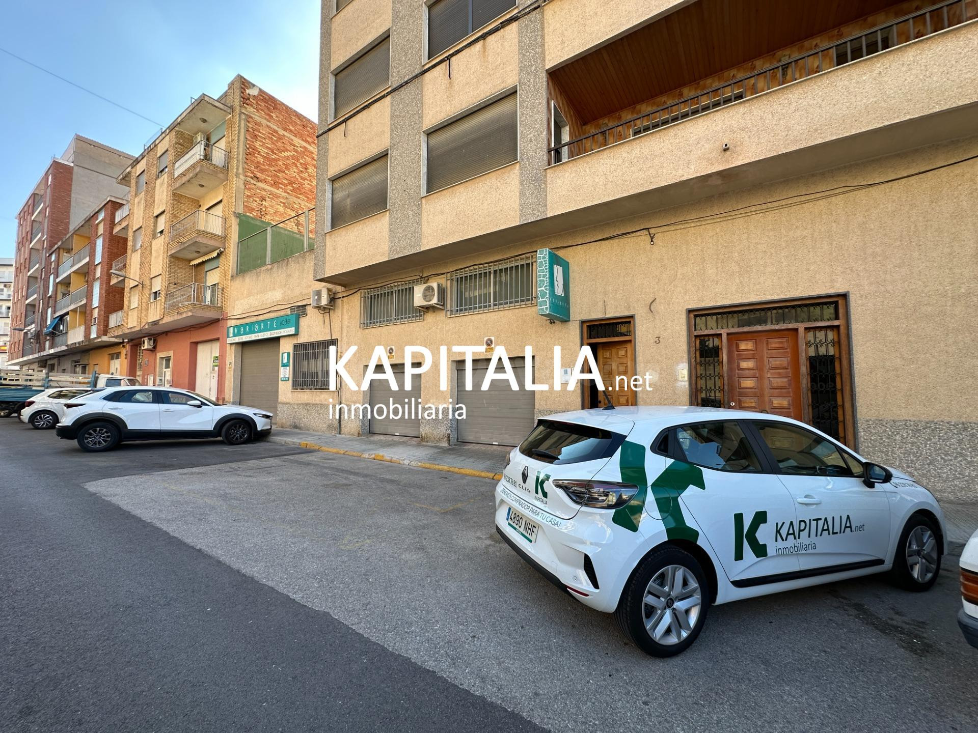 Oportunidad Única: Gran Local Comercial y Almacén (1.000 m2 