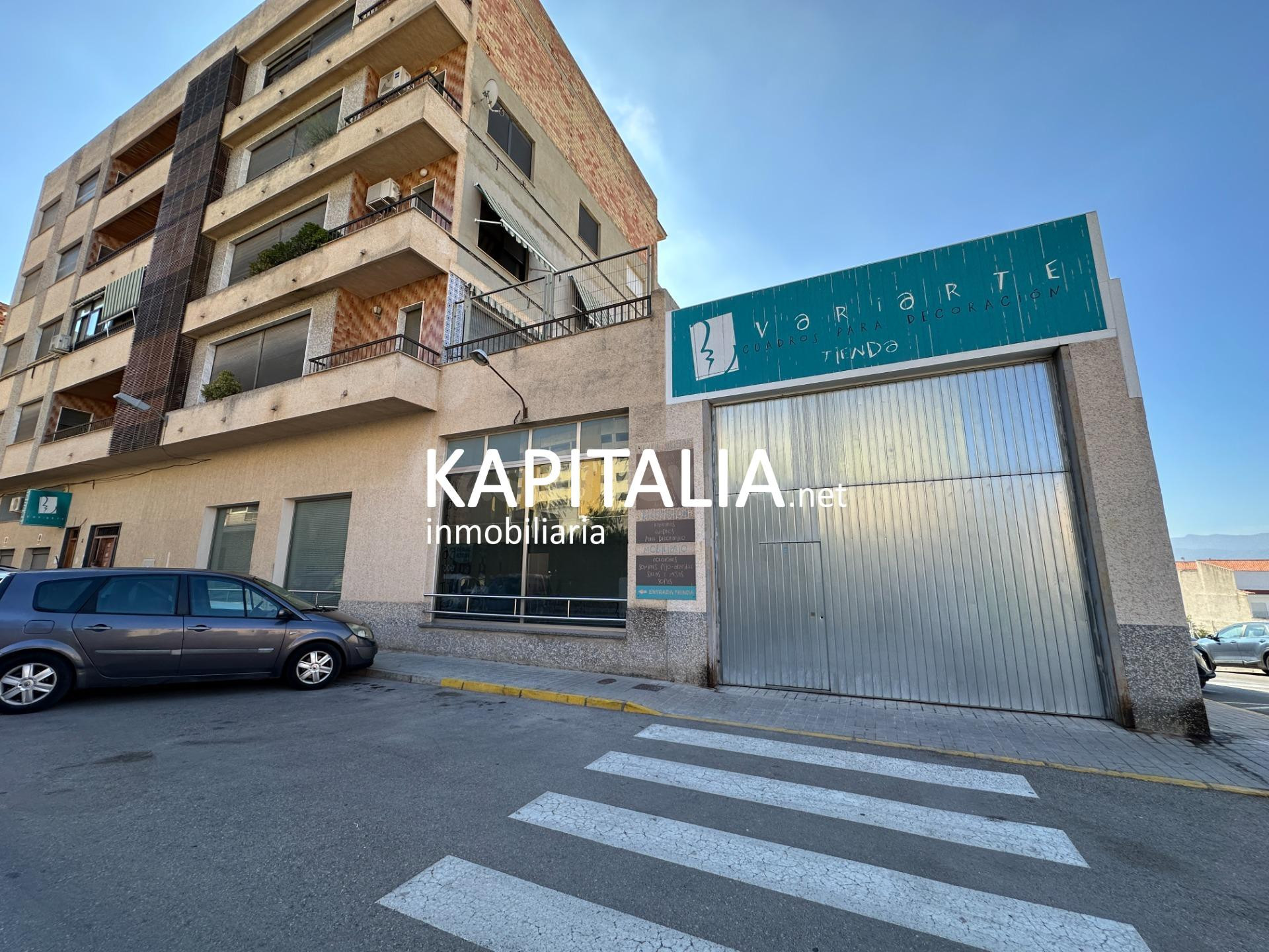 Oportunidad Única: Gran Local Comercial y Almacén (1.000 m2  - foto 3