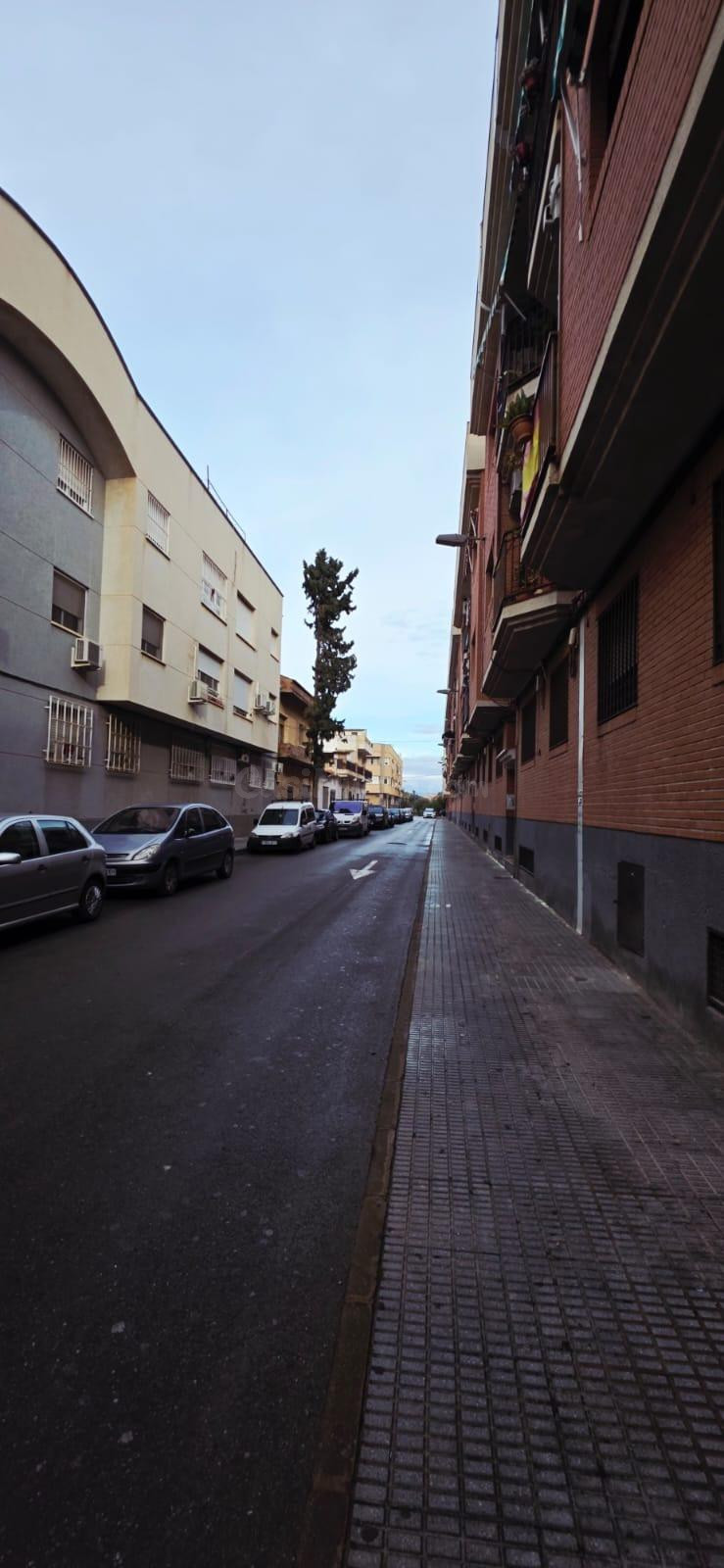 Piso en planta baja a reformar con patio, cochera y trastero – Barrio San Benito/Progreso, Murcia