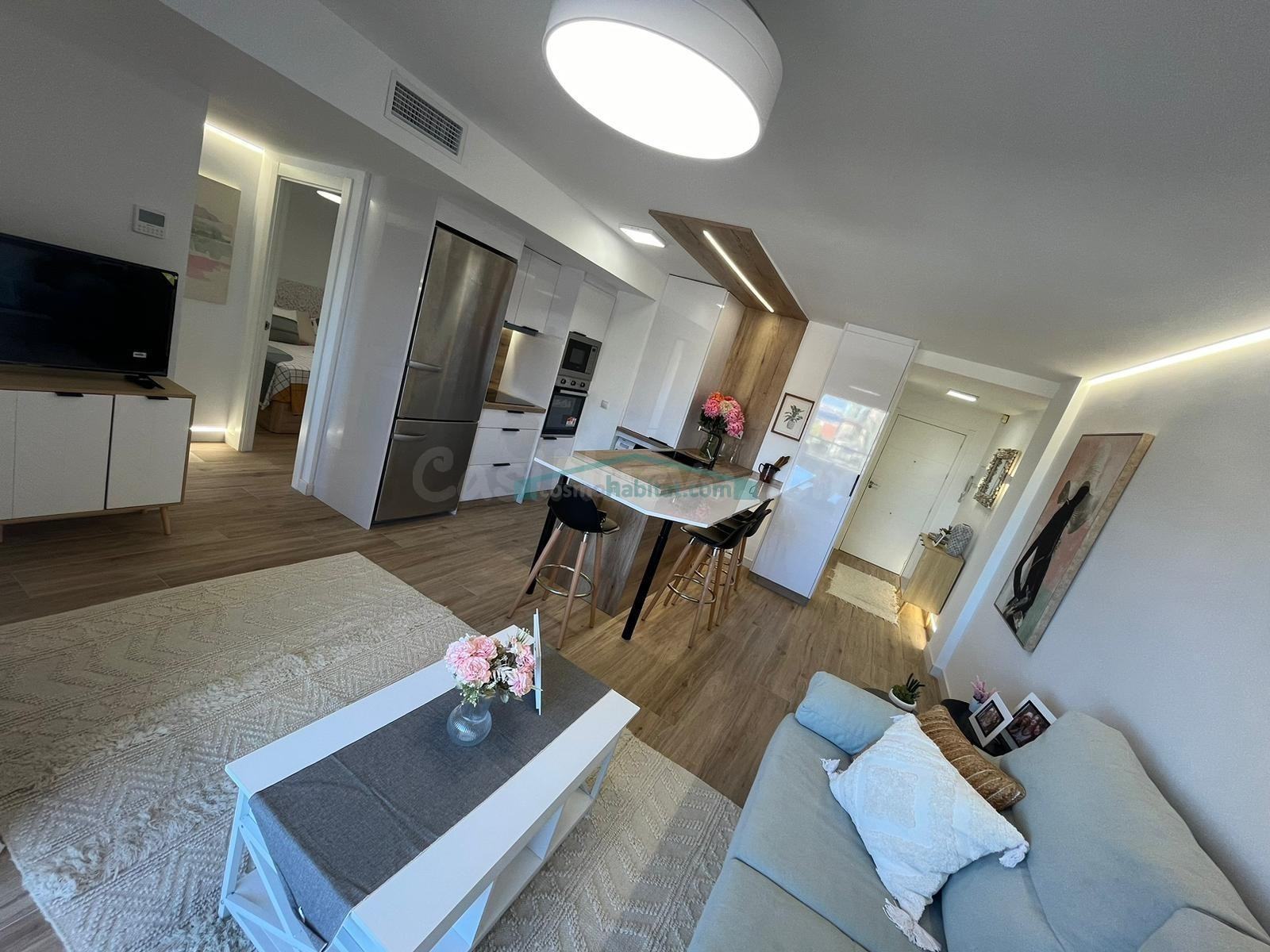 Primera línea de playa en Punta Prima (Torrevieja) – Apartamento reformado a estrenar