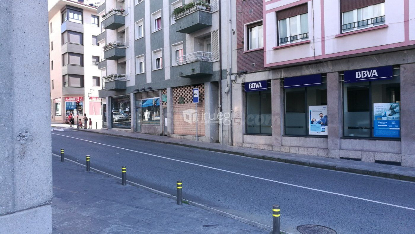 Local comercial 75m² en alquiler - Kaleberria  al lado BBVA