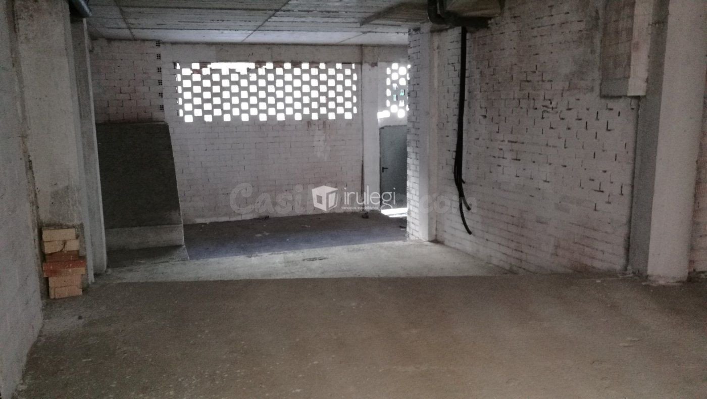 Local comercial 75m² en alquiler - Kaleberria  al lado BBVA - foto 2