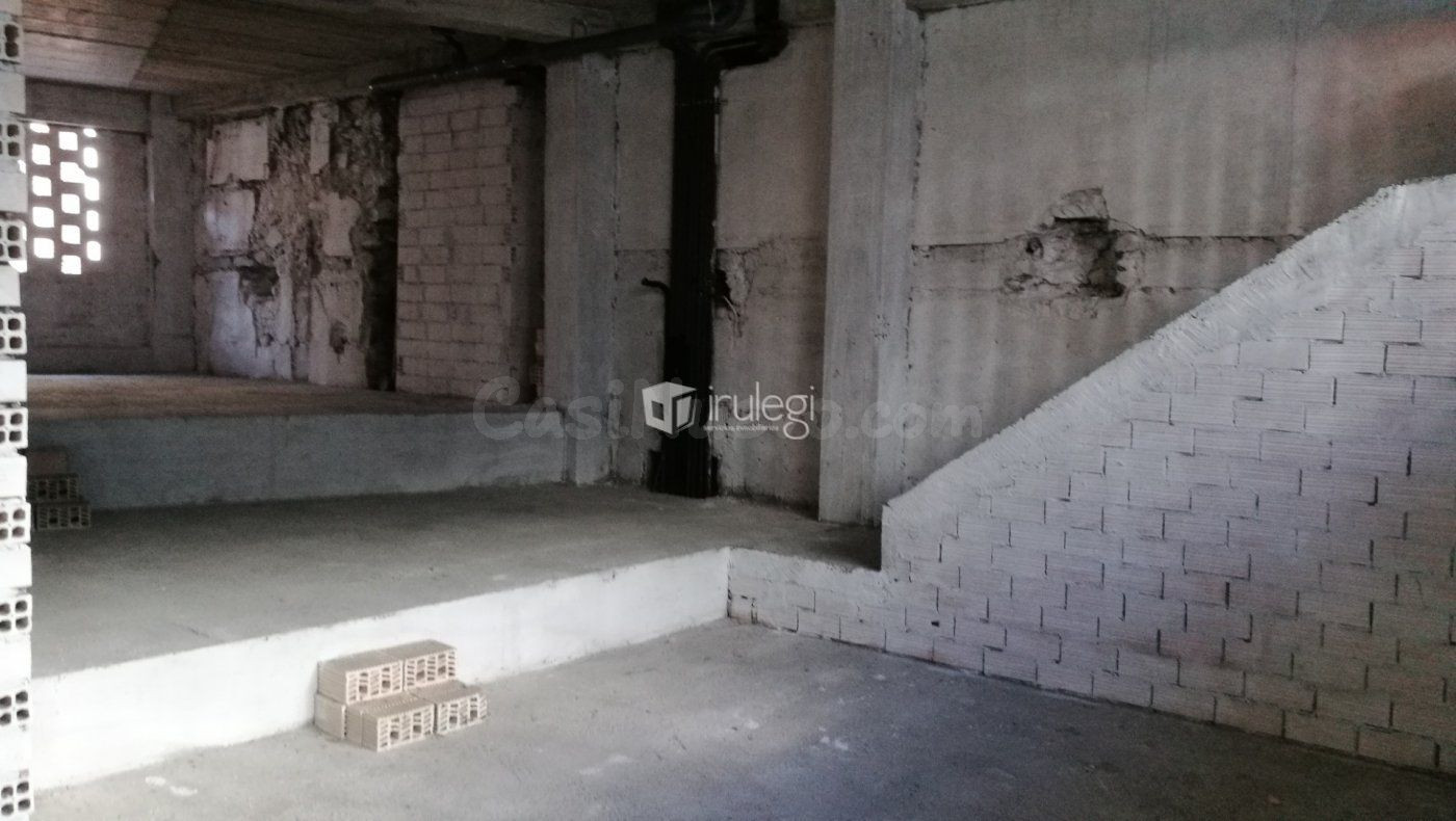 Local comercial 75m² en alquiler - Kaleberria  al lado BBVA - foto 3