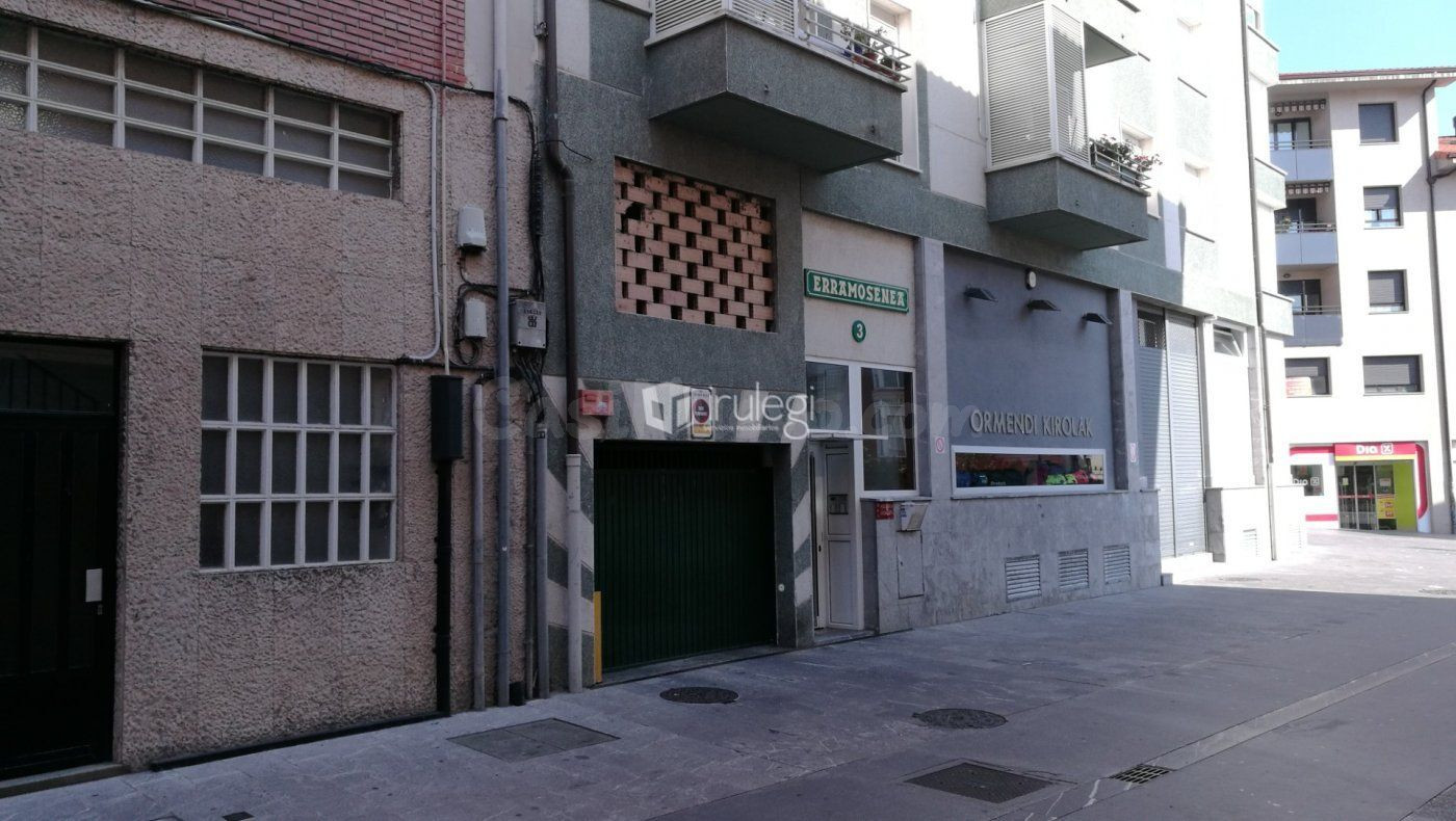 Local comercial 75m² en alquiler - Kaleberria  al lado BBVA - foto 4