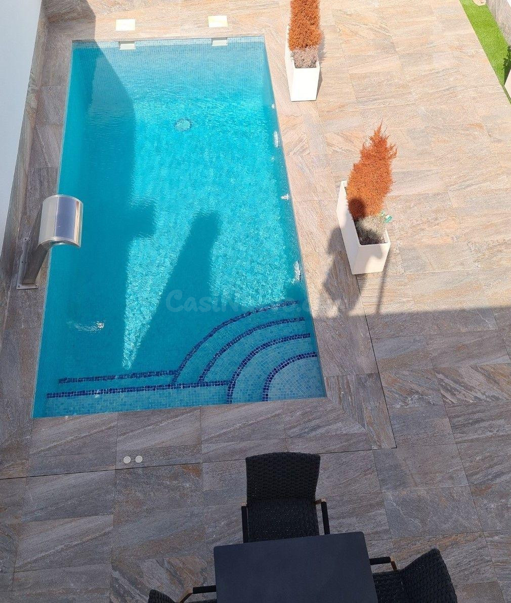 Lujoso complejo de viviendas adosadas con piscina privada,