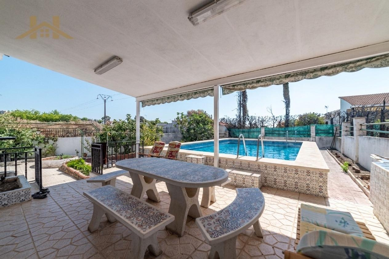 Chalet pareado en venta en Villa del Prado - foto 2
