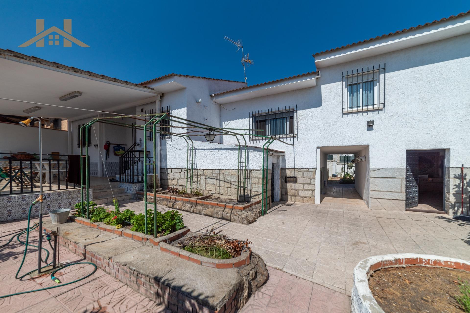 Chalet pareado en venta en Villa del Prado - foto 5