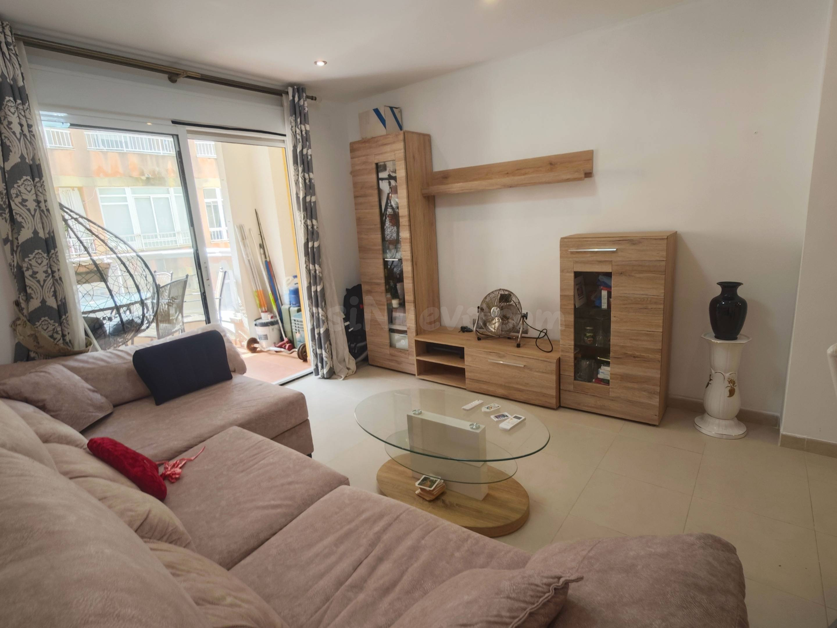 Piso de 2 dormitorios con terraza y ascensor en Torrevieja