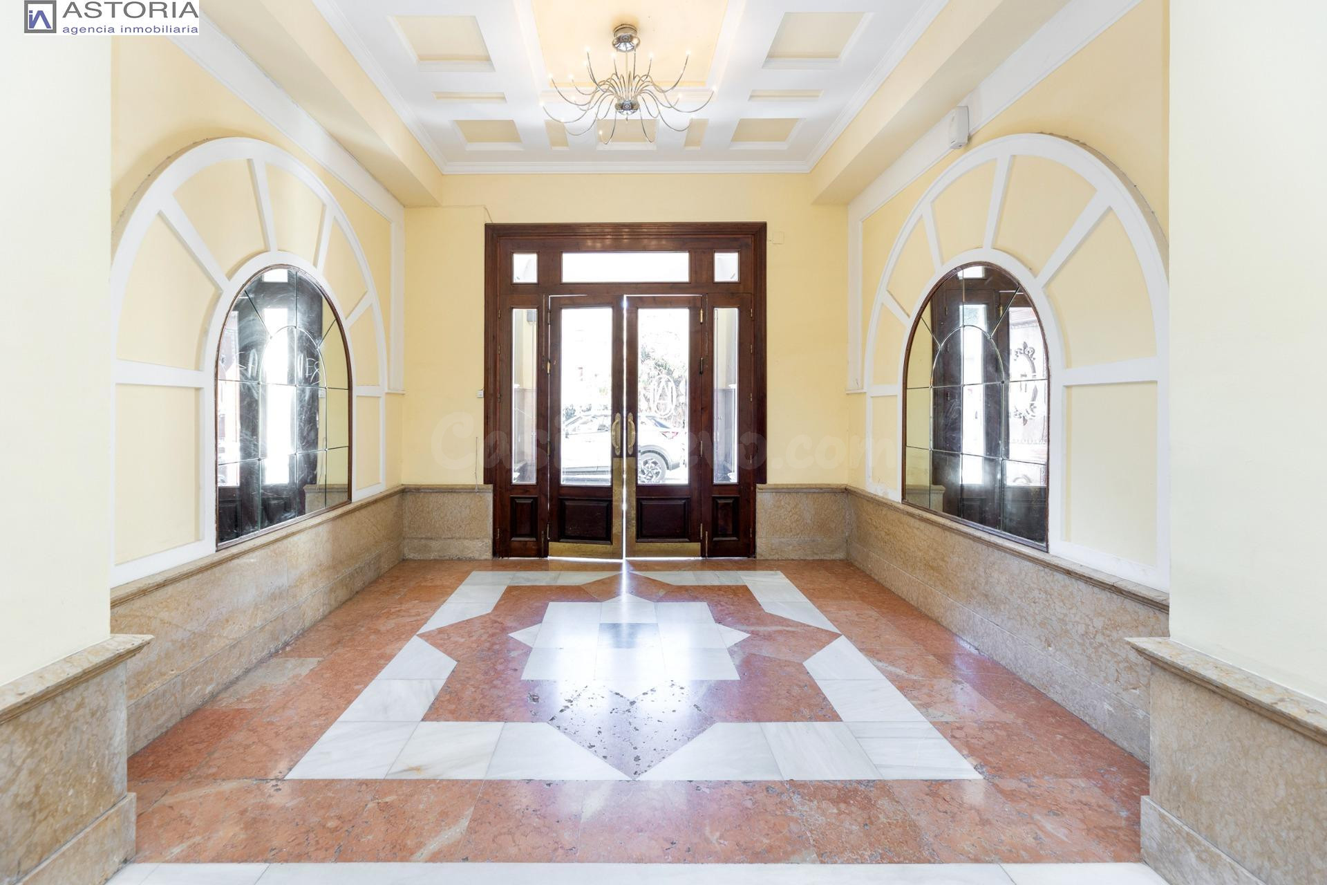Gran vivienda en Plaza Los Campos - 7 habitaciones