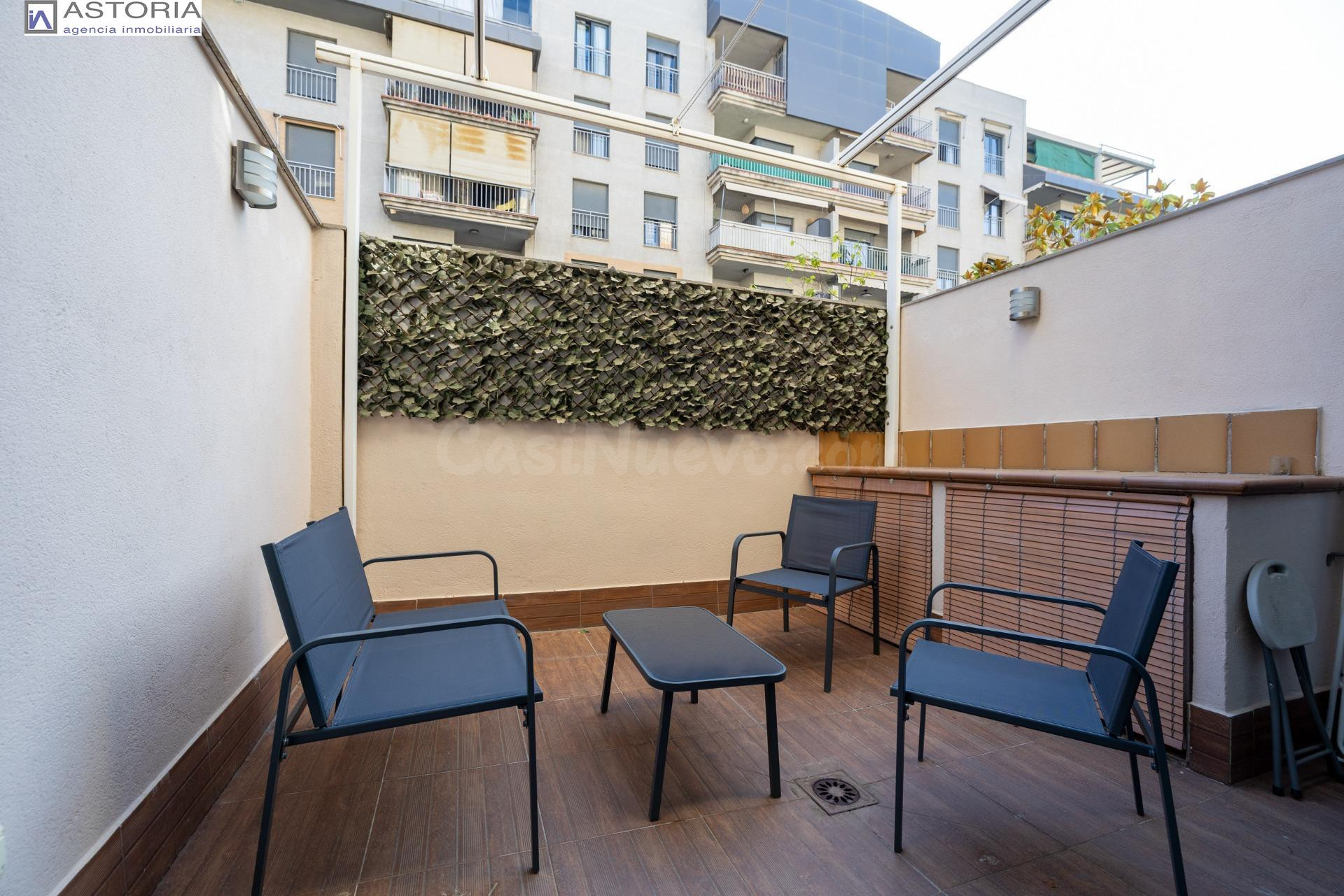 Apartamento tipo loft con garaje incluido y piscina en zona Parque Lagos