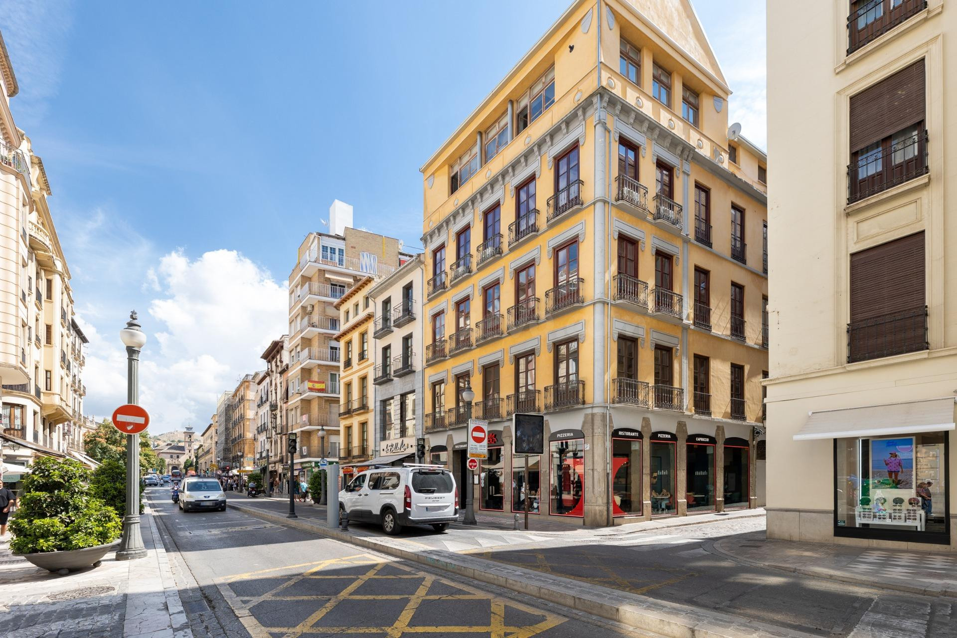 EXCLUSIVO DUPLEX JUNTO A PLAZA NUEVA