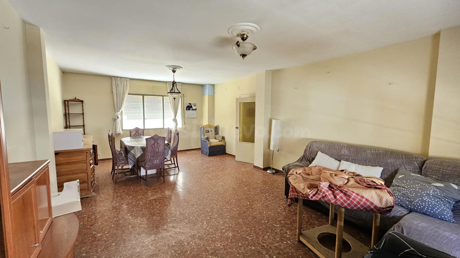 GRAN CASA EN EL BARRIO DEL NARANJO, CON GRAN COCHERA!!!