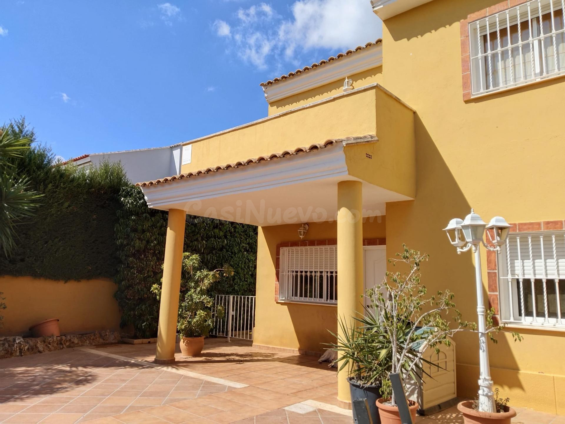 ESTUPENDA VIVIENDA EN URBANIZACIÓN VALL DE LLIRIA