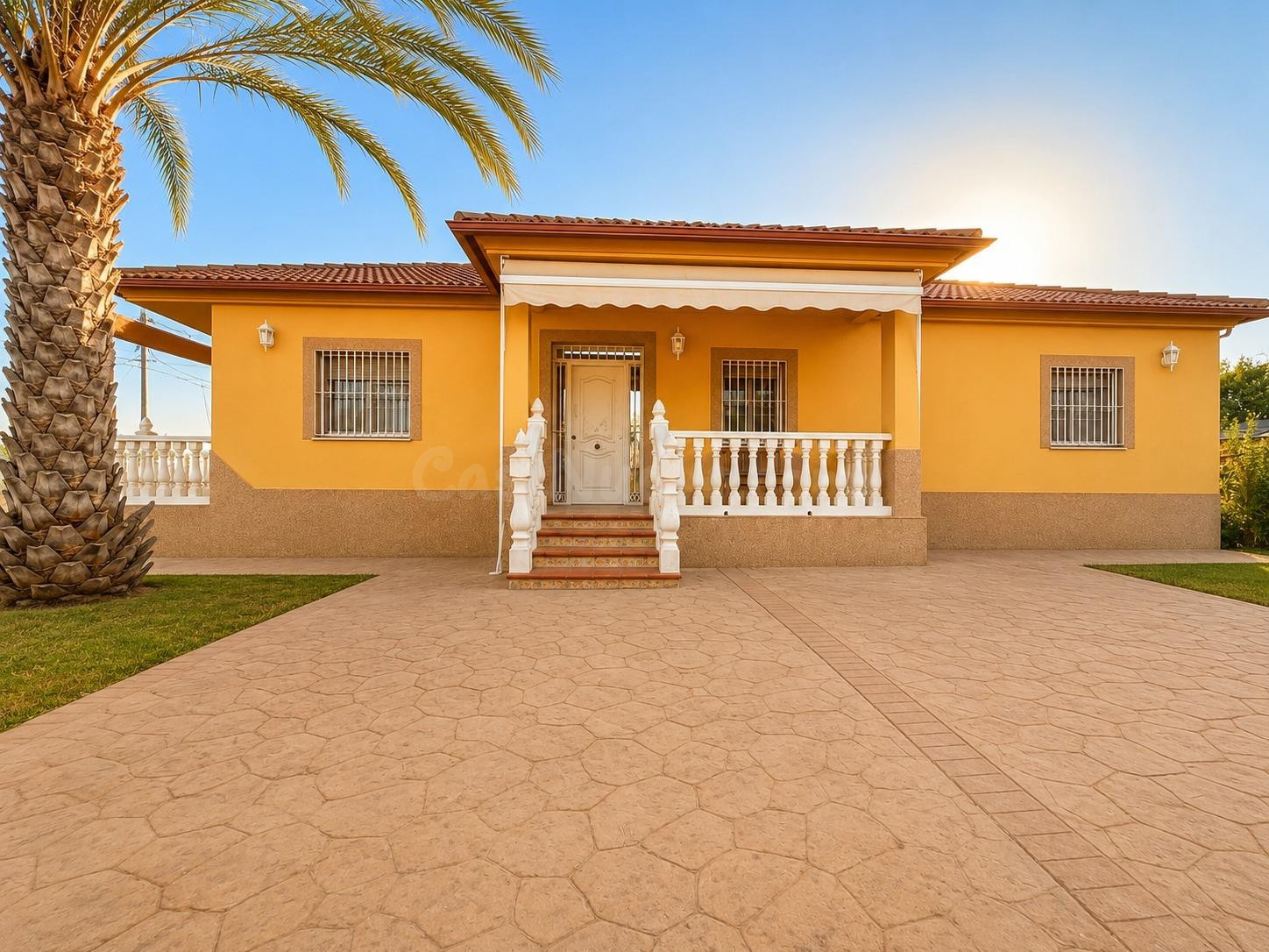 Casa independiente con 966 m2 de parcela en Nuevo Higuerón (Córdoba)!!!!!