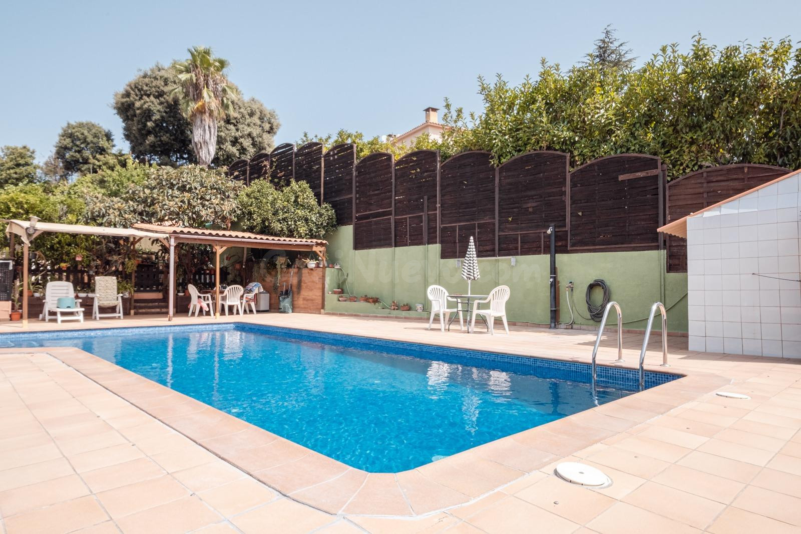 Casa independiente con piscina de agua salada - foto 4
