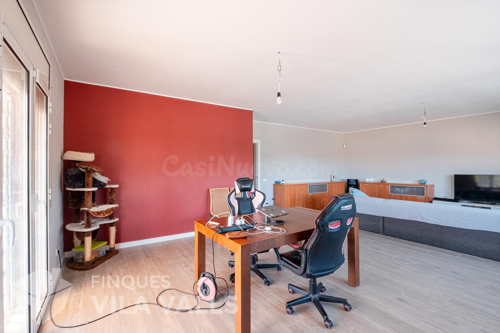 Casa a quatre vents amb gran terrassa i garatge per a 2 cotx - foto 4