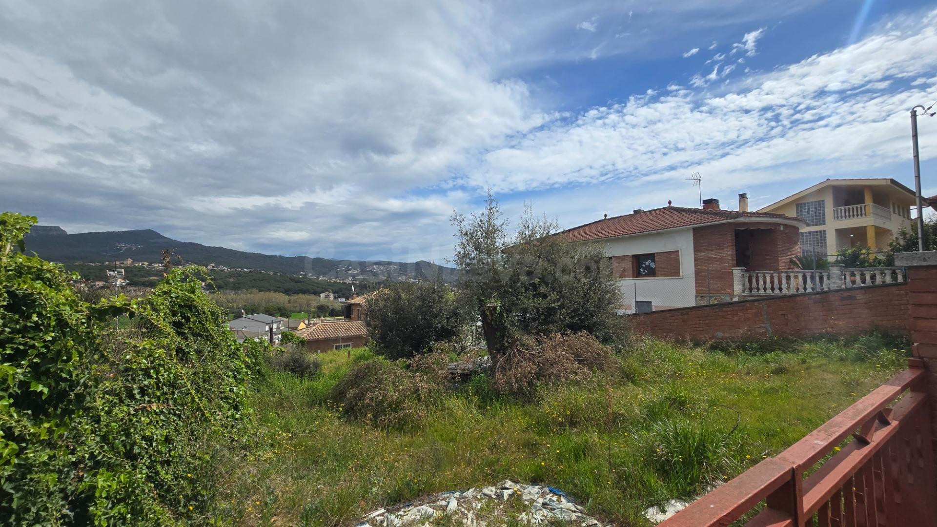 Terreno muy plano bien ubicado - foto 2