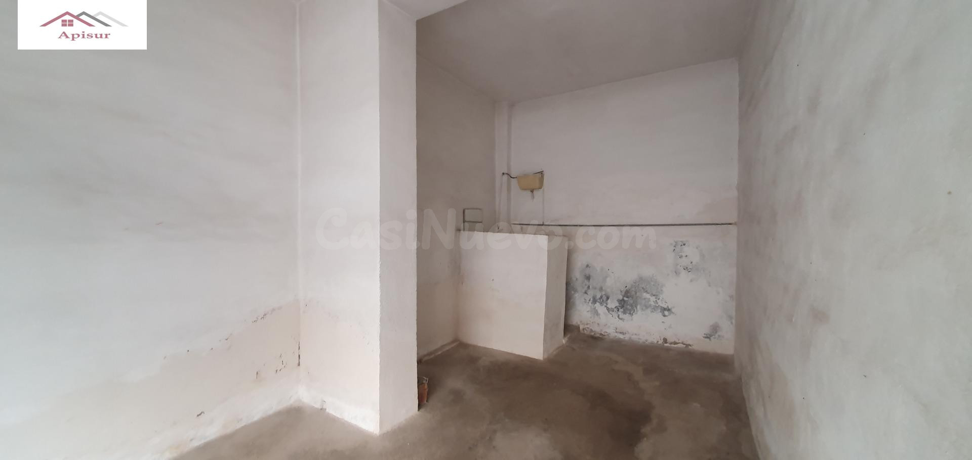 SE VENDE LOCAL COMERCIAL (GARAJE) EN ZONA PUERTA DE MARTOS - foto 2