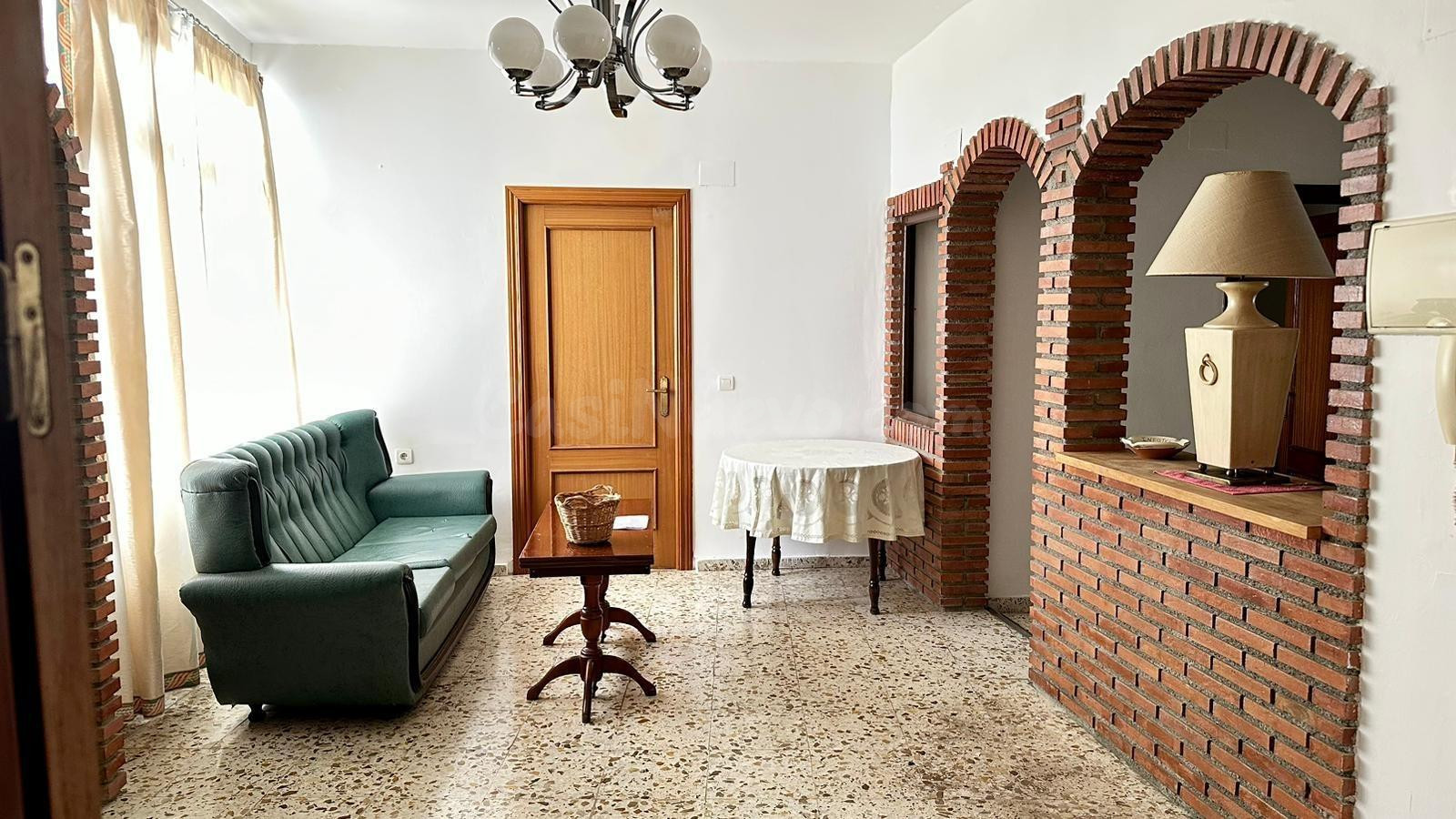 OPORTUNIDAD DE PISO CON AMPLIAS ESTANCIAS IDEAL PARA RESIDEN