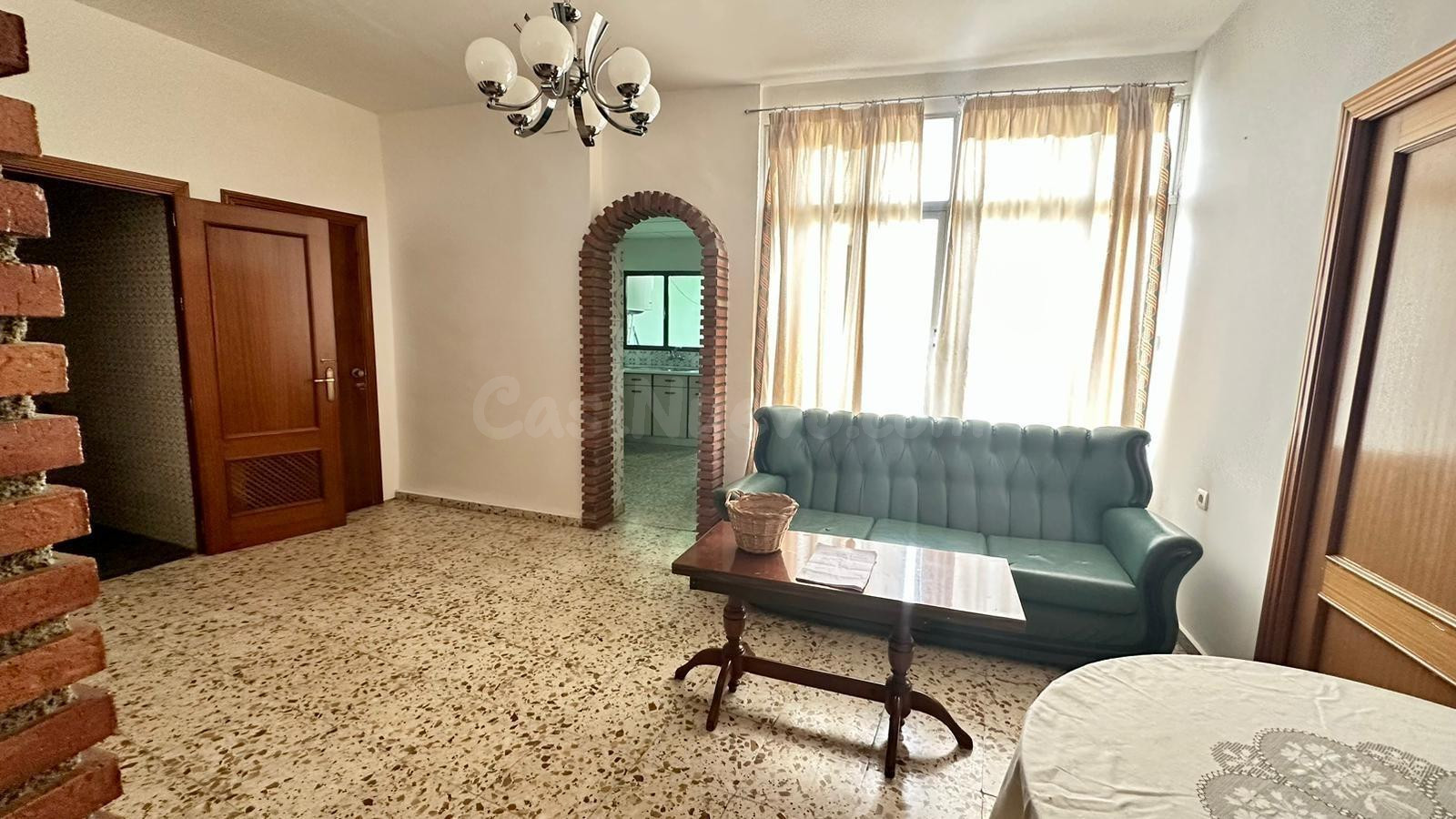 OPORTUNIDAD DE PISO CON AMPLIAS ESTANCIAS IDEAL PARA RESIDEN - foto 2