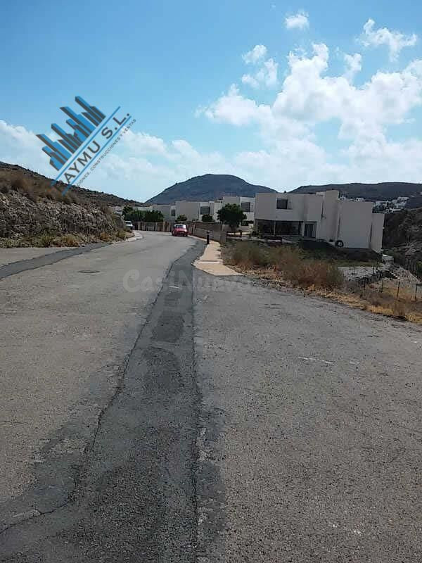 6 Unifamiliares en construcción · Obra parada al 4% · Parcel - foto 5