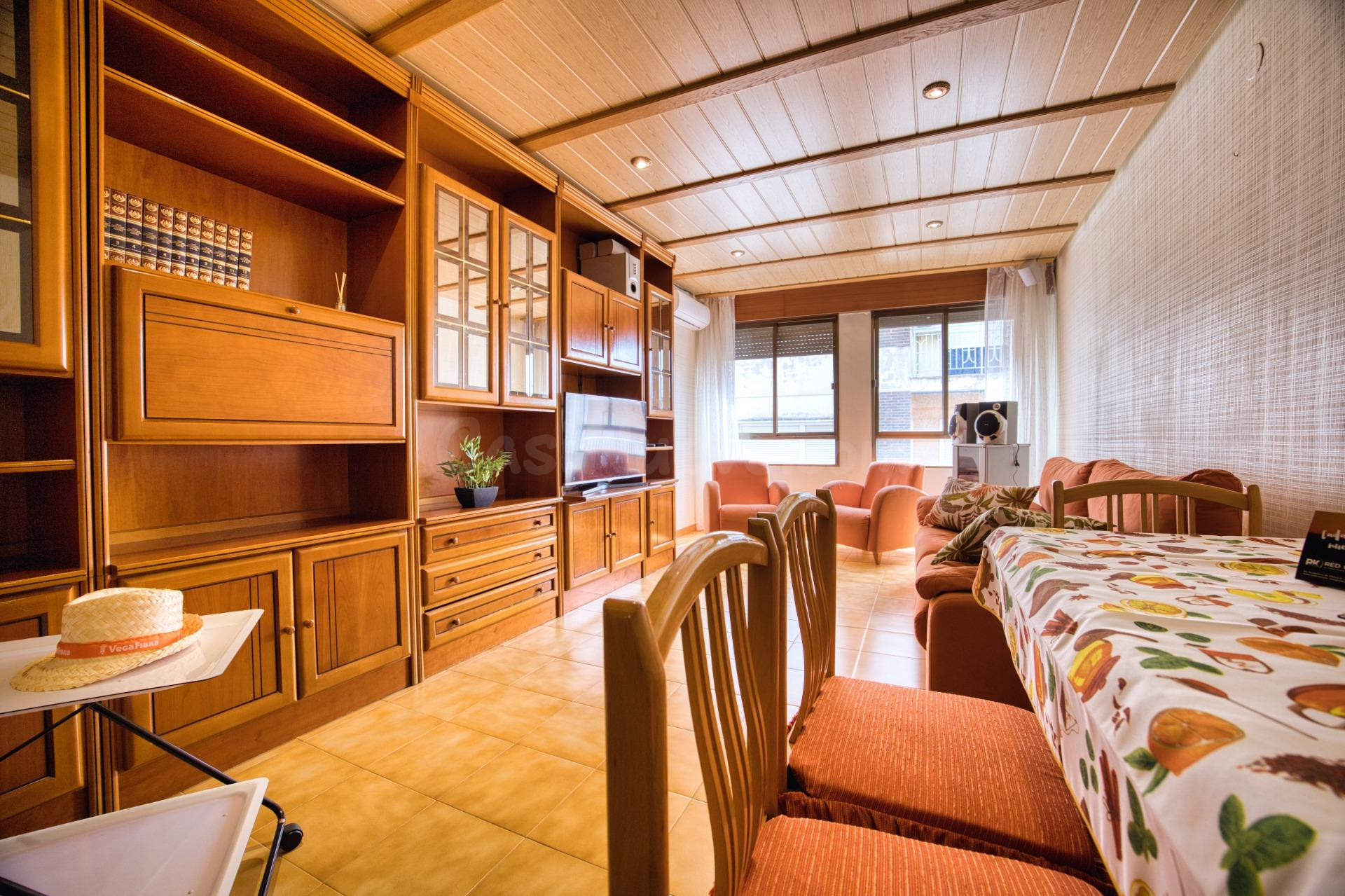 ¡Espacio, Luz y Confort en Bigastro! Tu Nuevo Hogar Listo Para Entrar a Vivir de 3 Dormitorios con Balcones Privados