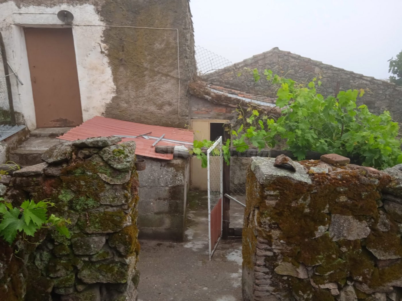 Casa con terreno en Montánchez - foto 2