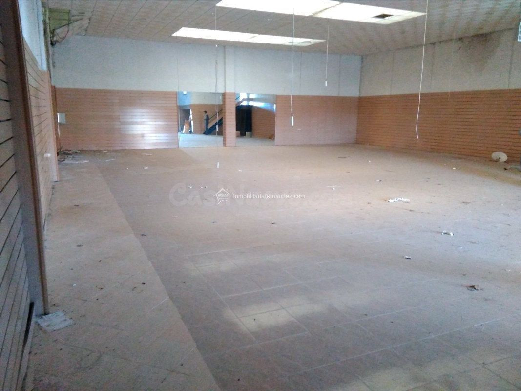 Nave industrial 2 habitaciones 310m² en venta - tida De Caceres - Polígono Industrial