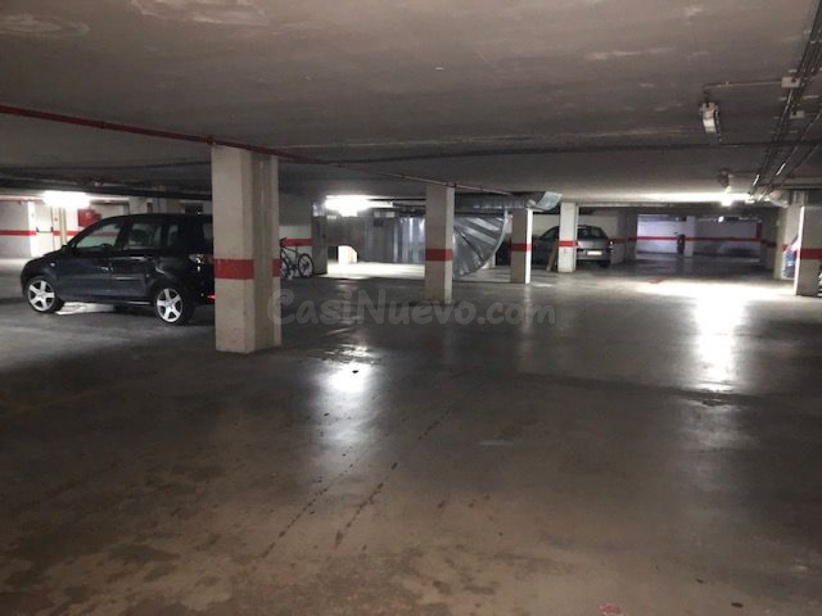 PARKING PARA MOTO EN EDIFICIO LA ILLA DE AMPOSTA