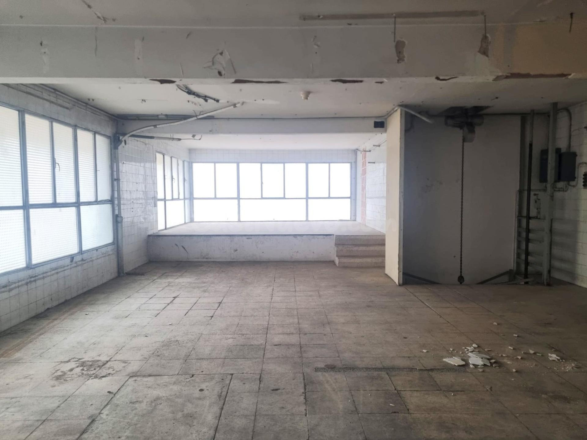 LOCAL COMERCIAL EN ALQUILER EN AMPOSTA - foto 5