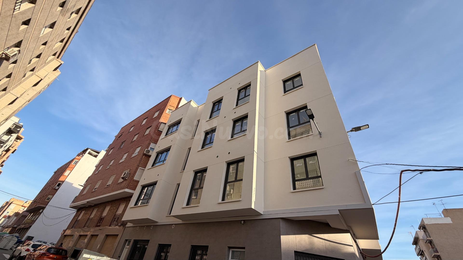 Amplio y moderno piso en venta en Carrús, Elche