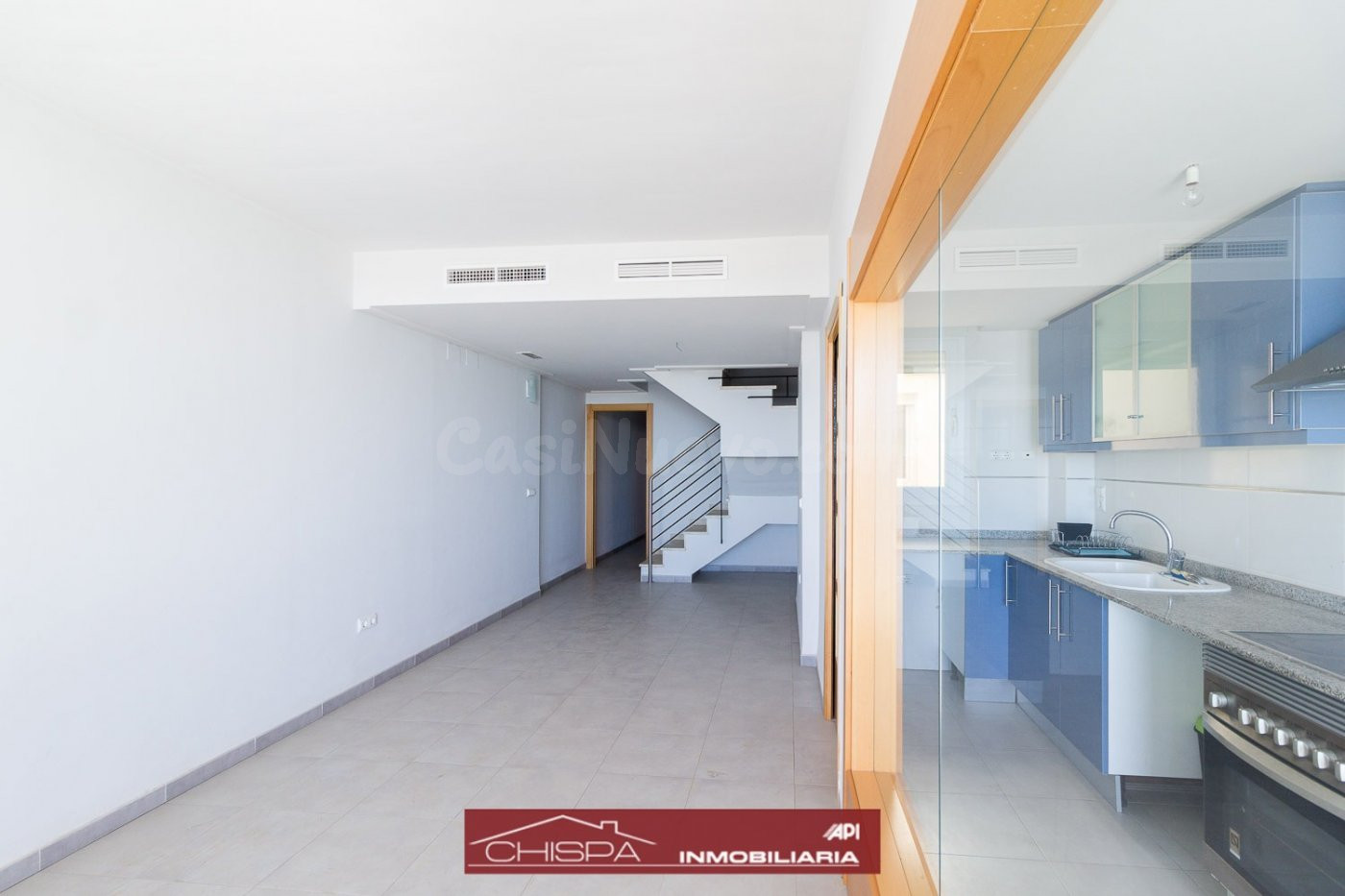 Ático dúplex con terraza y piscina comunitaria - foto 5