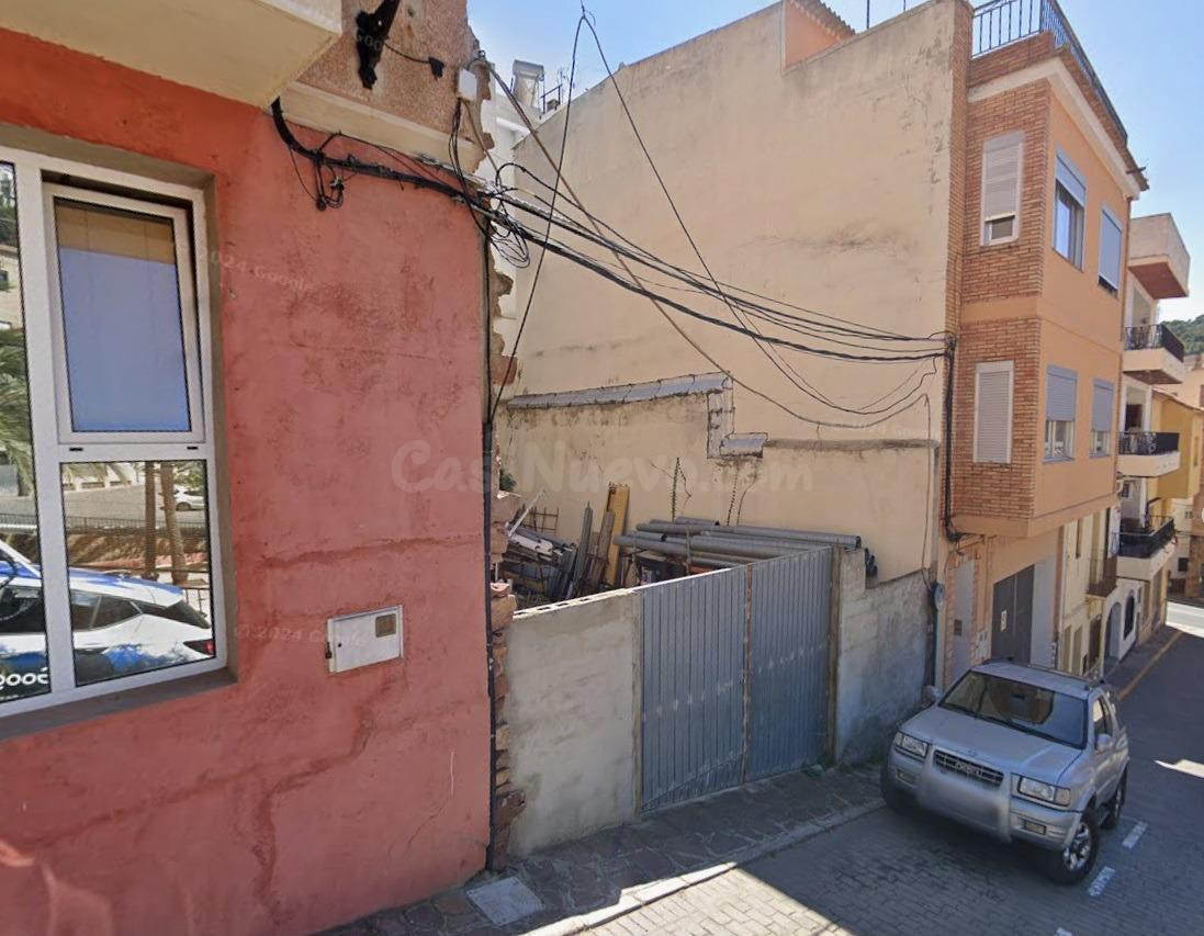 Parcela urbana en el centro de Serra - foto 2