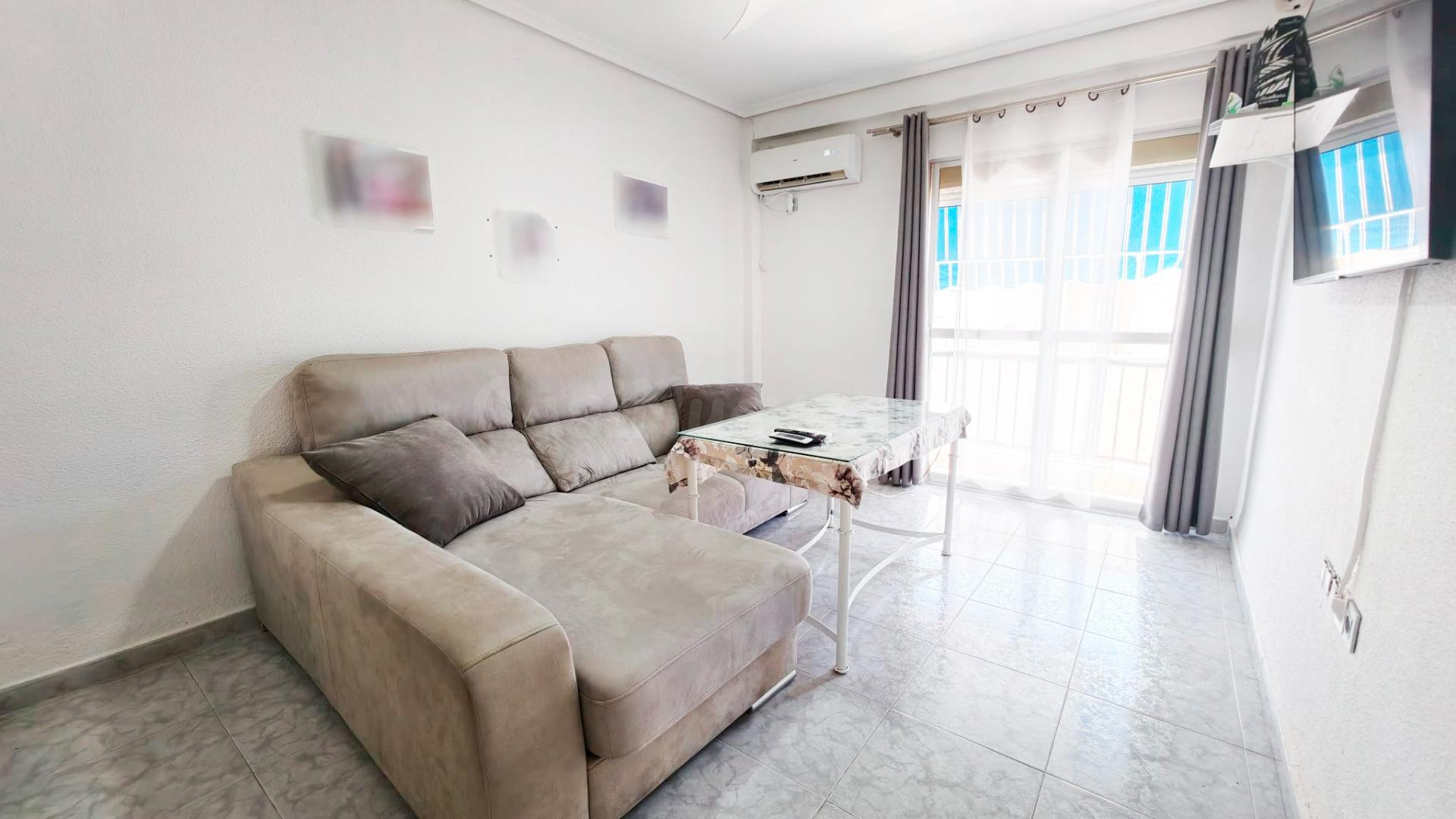 ¡¡ PISO CON TERRAZA EN LA ZONA DE SAGUNTO, TOTALMENTE EXTERIOR, TERCERA PLANTA REAL !!