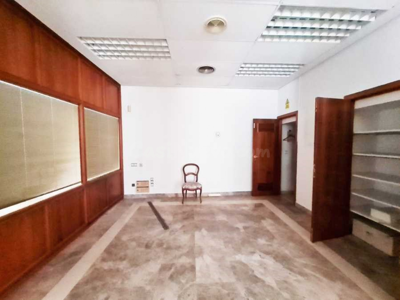 EN VENTA LOCAL COMERCIAL EN NOVELDA , ZONA TRAVESÍA - foto 2