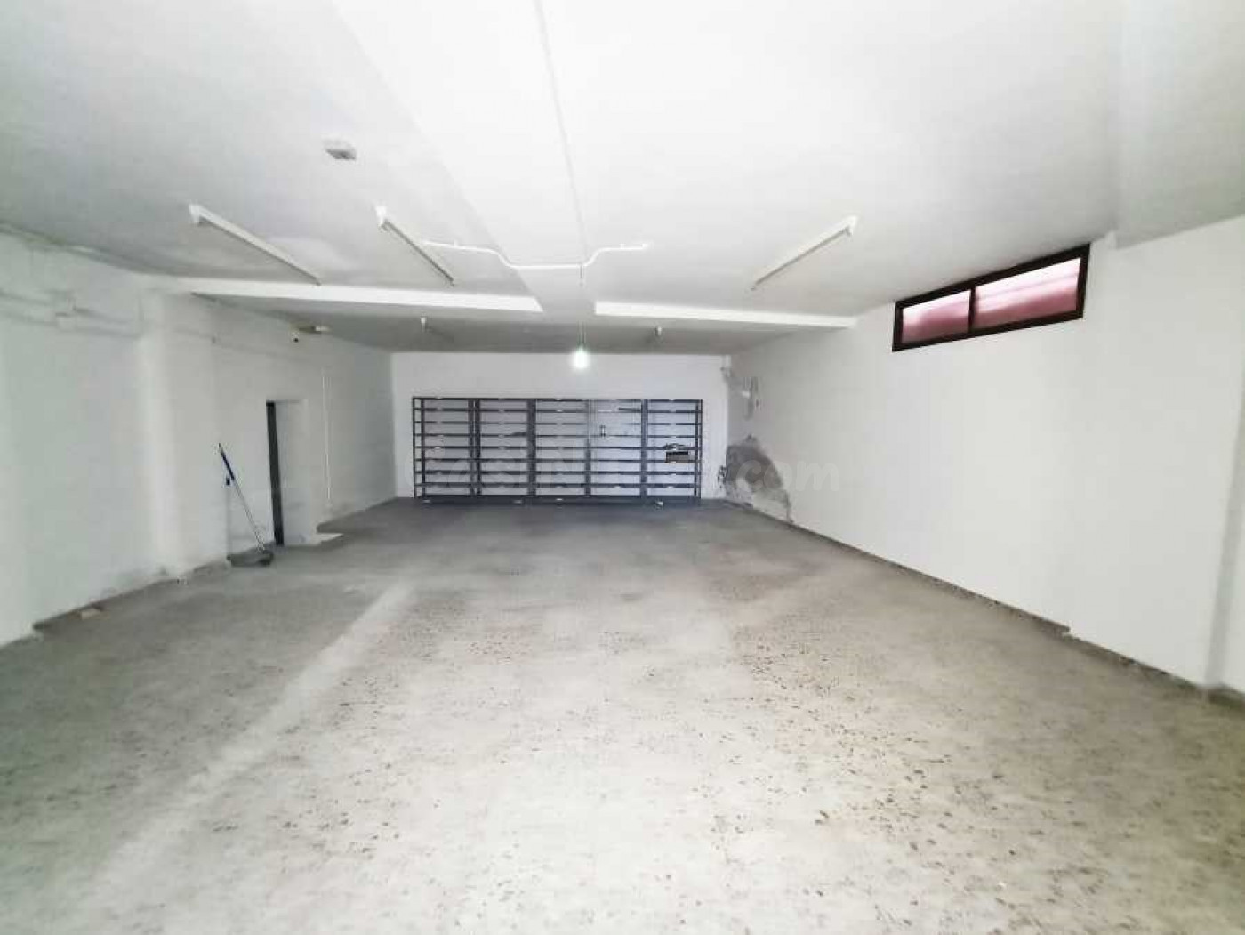 EN VENTA LOCAL COMERCIAL EN NOVELDA , ZONA TRAVESÍA - foto 4
