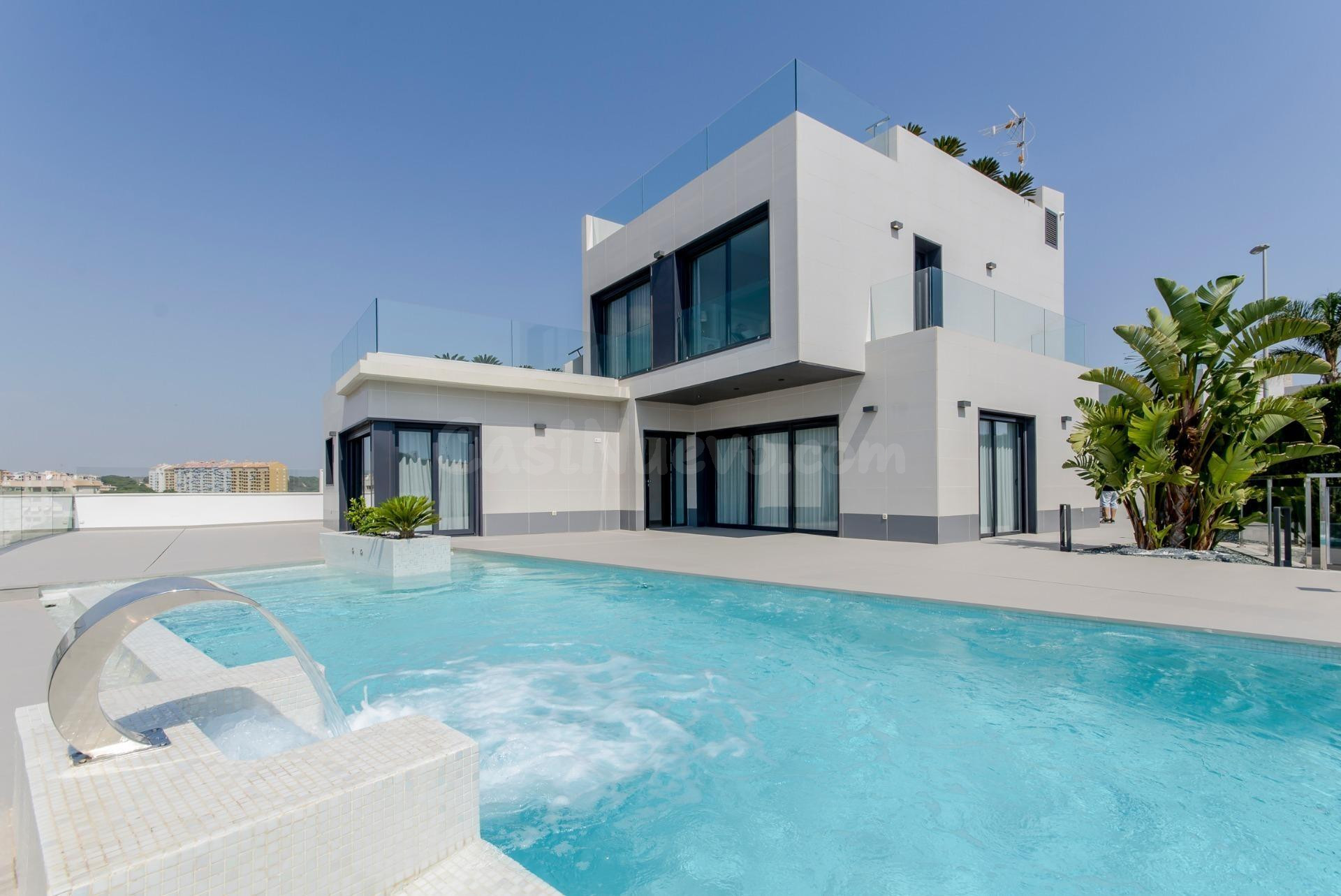 EN VENTA ESPECTACULAR VILLA DE LUJO EN ORIHUELA COSTA- ALICANTE- COSTA BLANCA- ESPAÑA