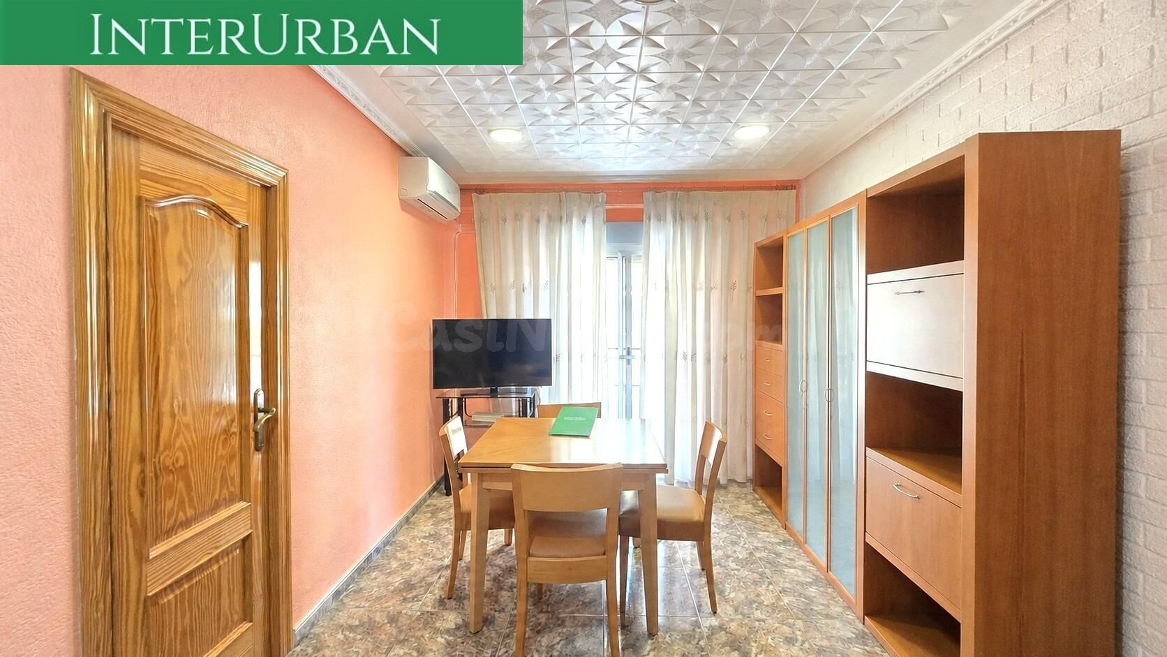 Interurban vende Amplio piso de 3 dormitorios con balcón y g - foto 2