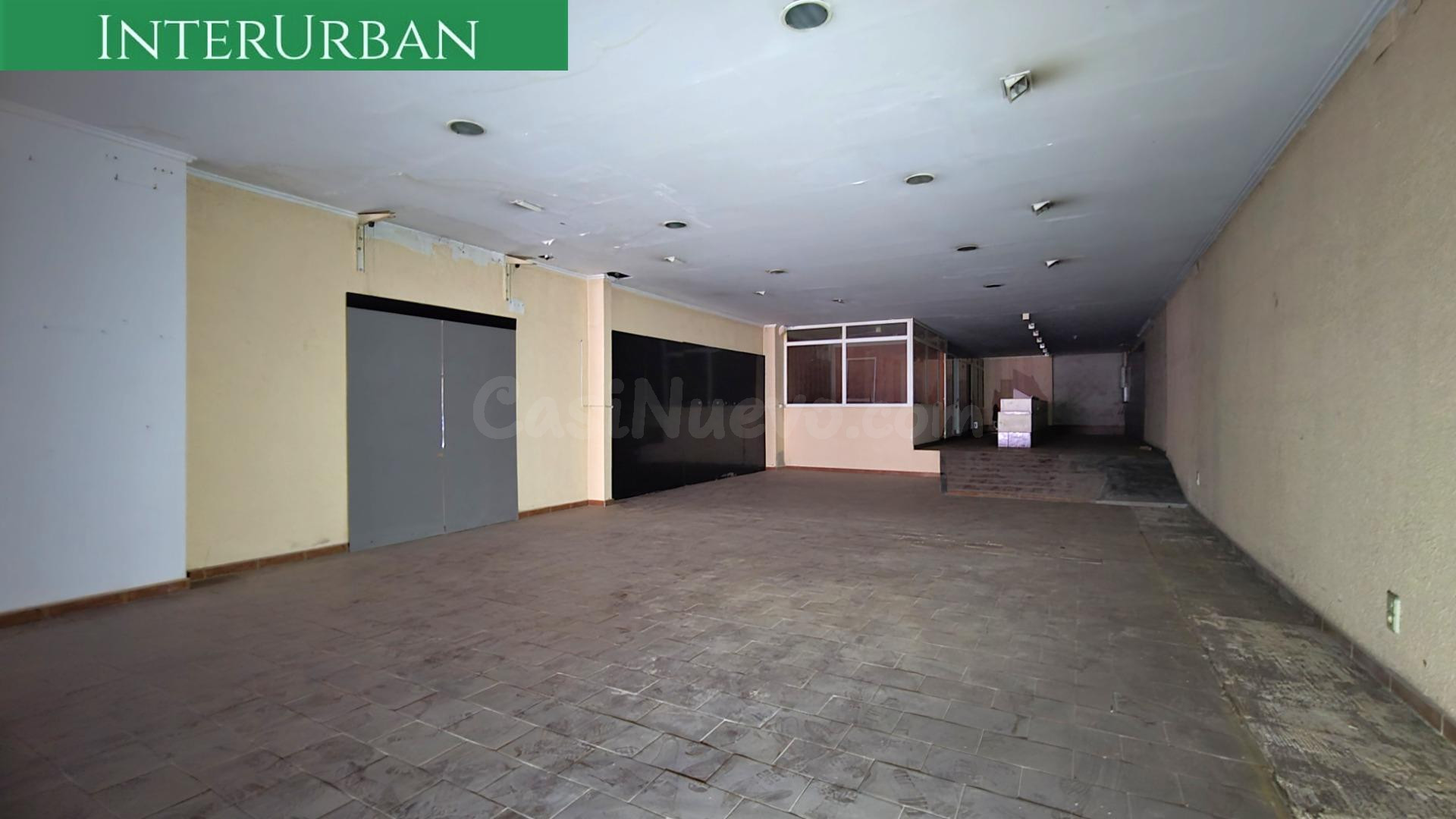 Amplio local en el centro de Llíria – 699m2 con múltiples po - foto 4