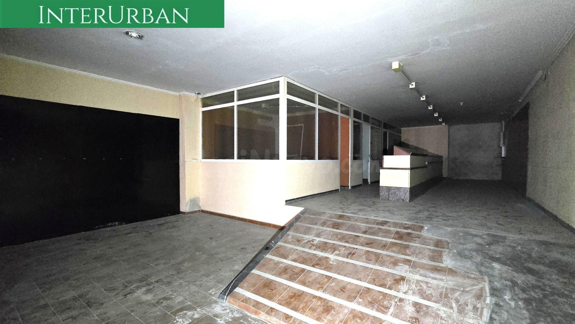Amplio local en el centro de Llíria – 699m2 con múltiples po - foto 5