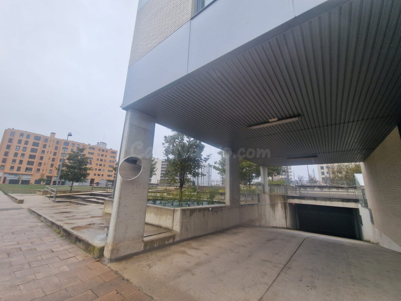 VENTA PLAZA GARAJE MARITURRI - CALLE OYON JUNTO PLAZA PORTICADA