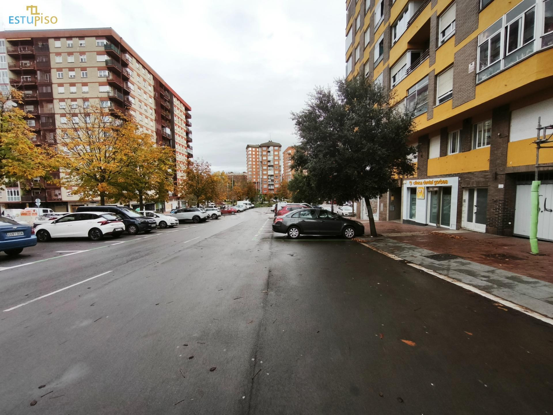 PLAZA DE GARAJE - ERREKATXIKI 19-POLVORIN VIEJO-Para coche pequeño