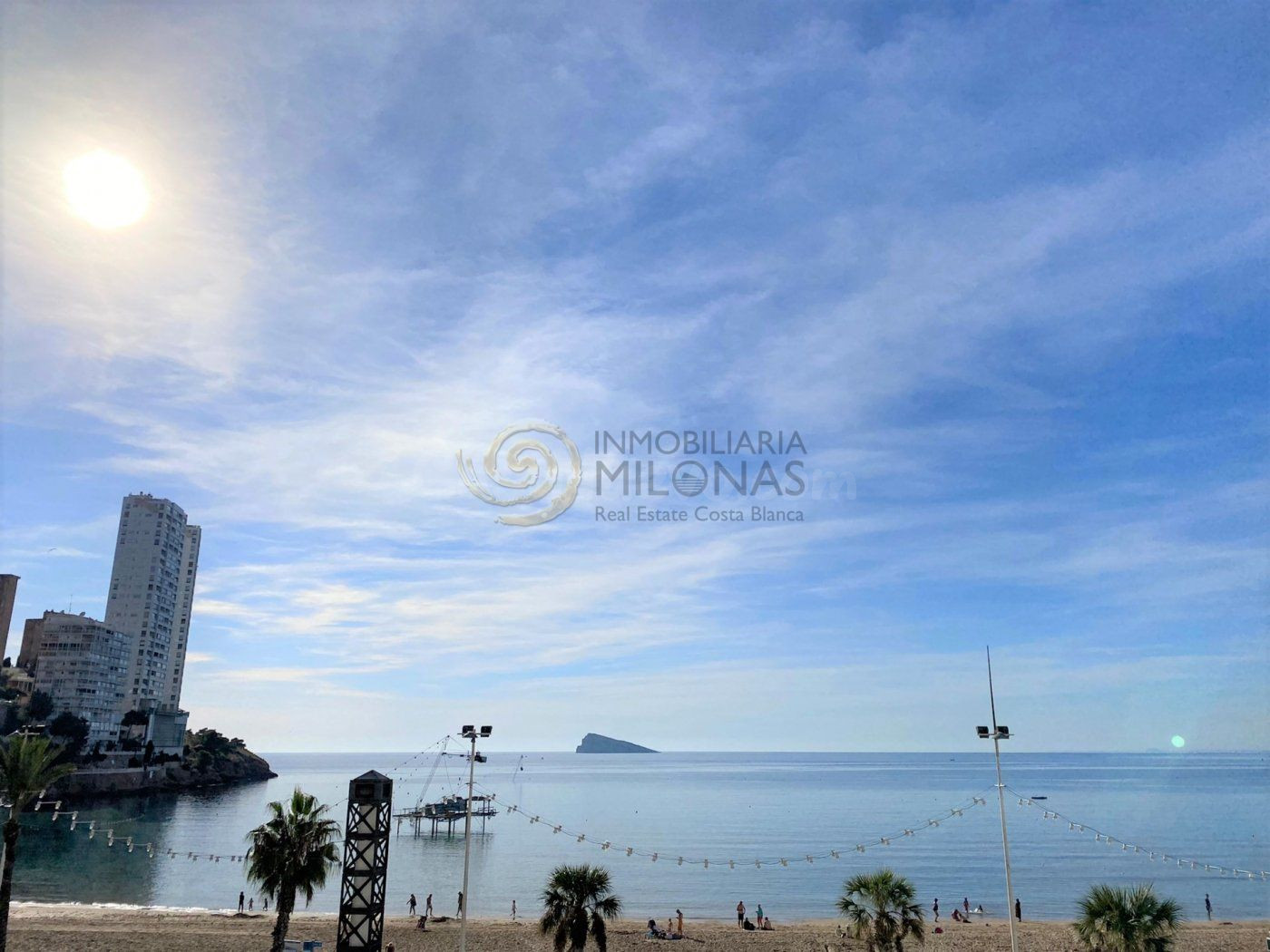Piso en primera línea de la Playa de Levante en urbanización - foto 2