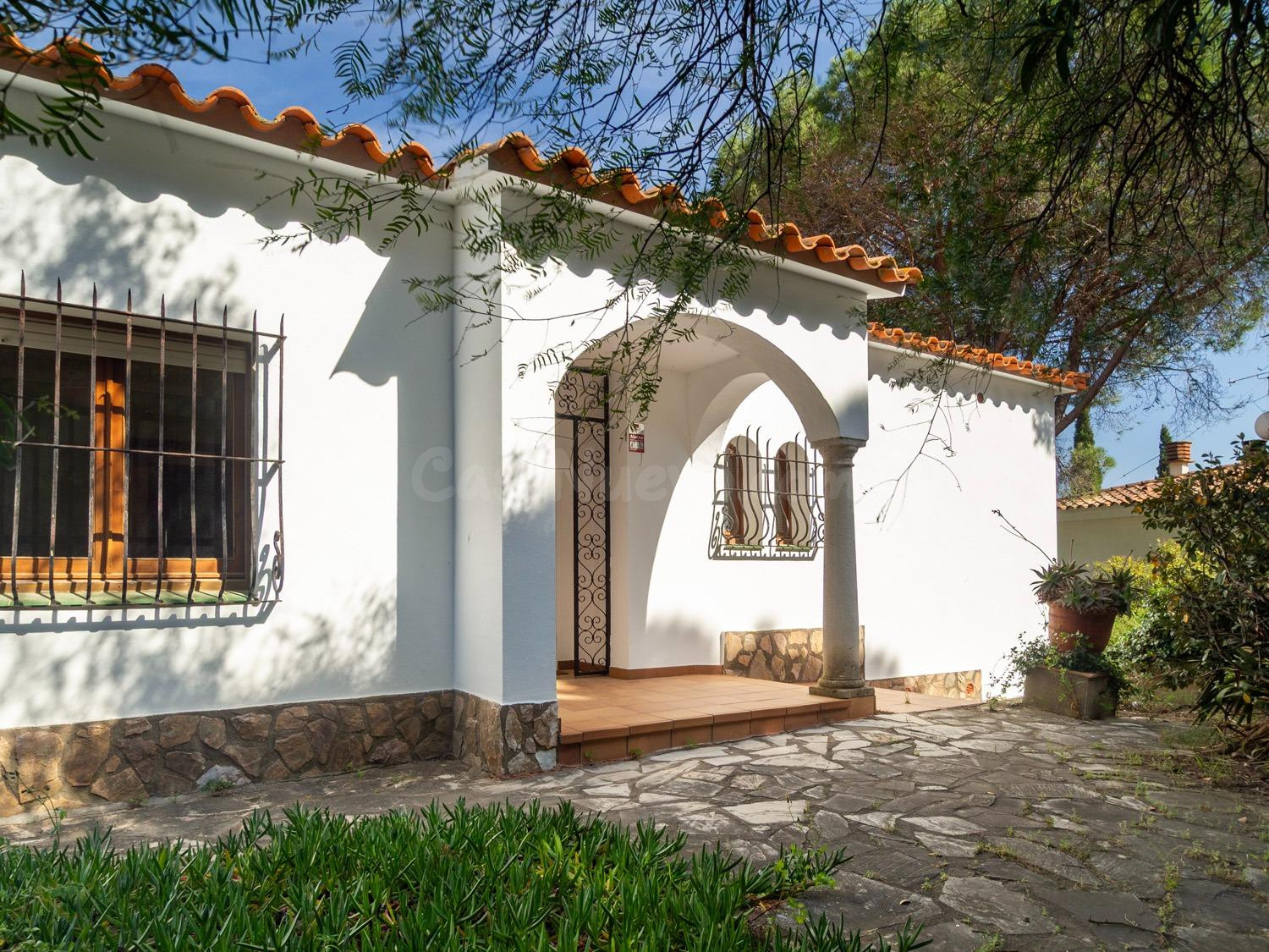 Casa con gran parcela, apartamento independiente y entorno n - foto 3